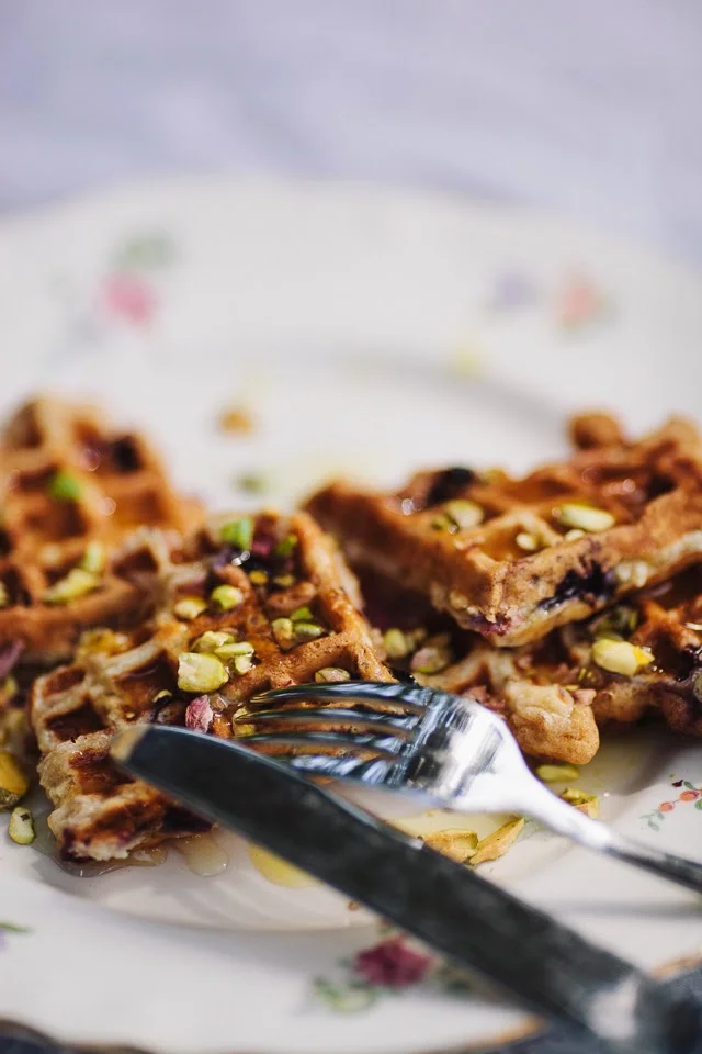 Eating In // Oatmeal Berry Waffles with Pistachio Orange Syrup 
