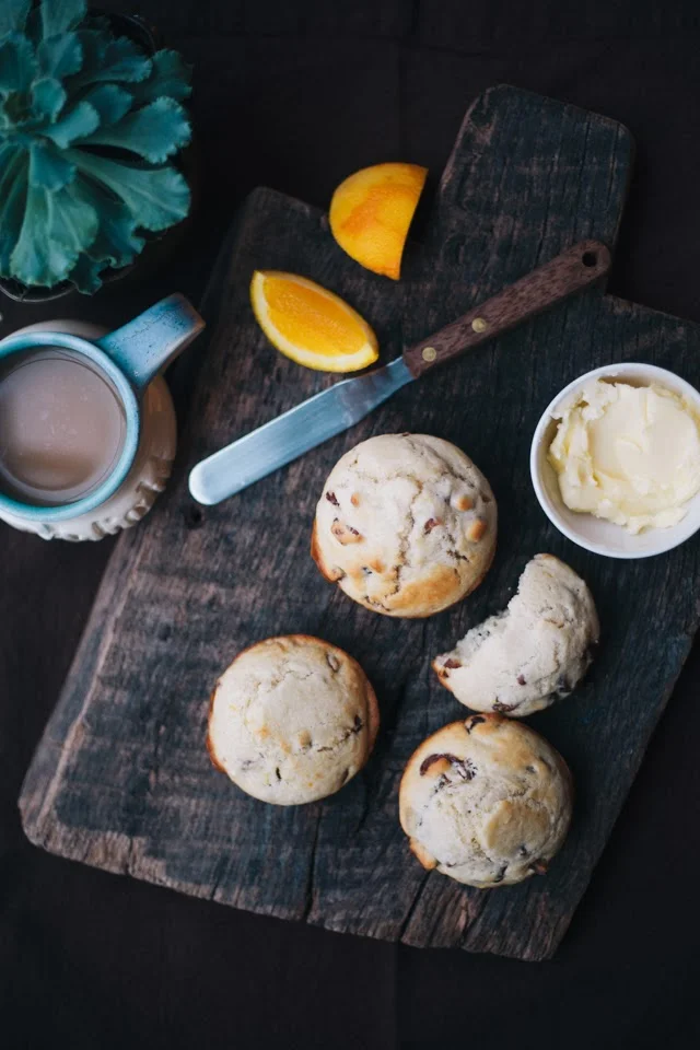 Eating In //  Pecan-Date Muffins 