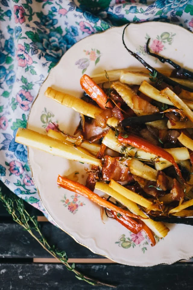 Eating In // Maple Roasted Carrots and Parsnips 