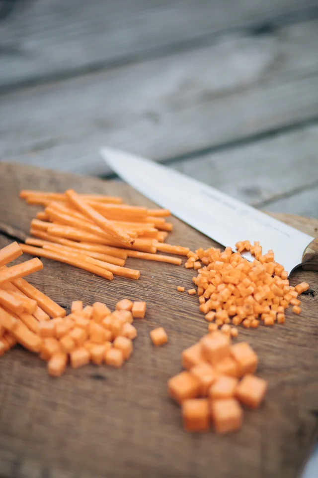 Eating In // Knife Cuts