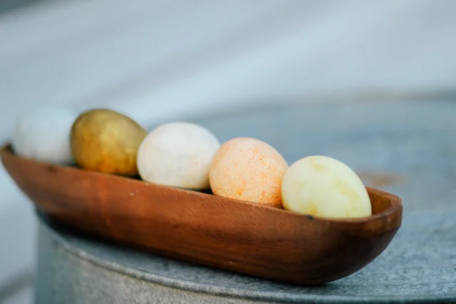 DIY Natural Dyed Easter Eggs