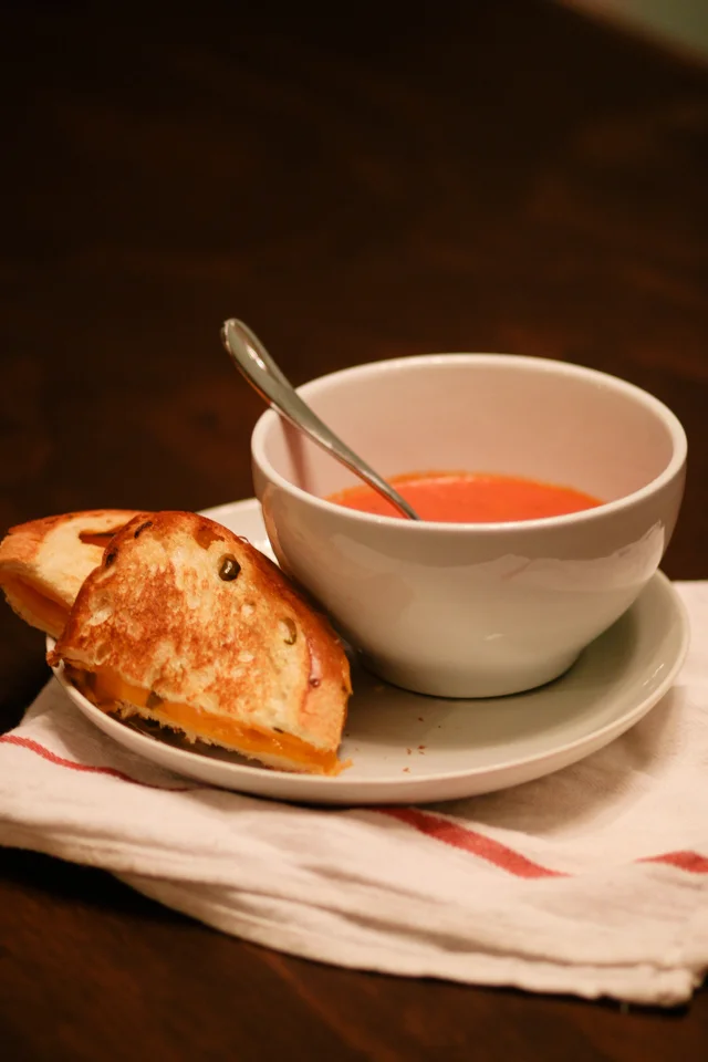 Eating In // Tomato Soup & Jalapeno-Cheddar Grilled Cheese