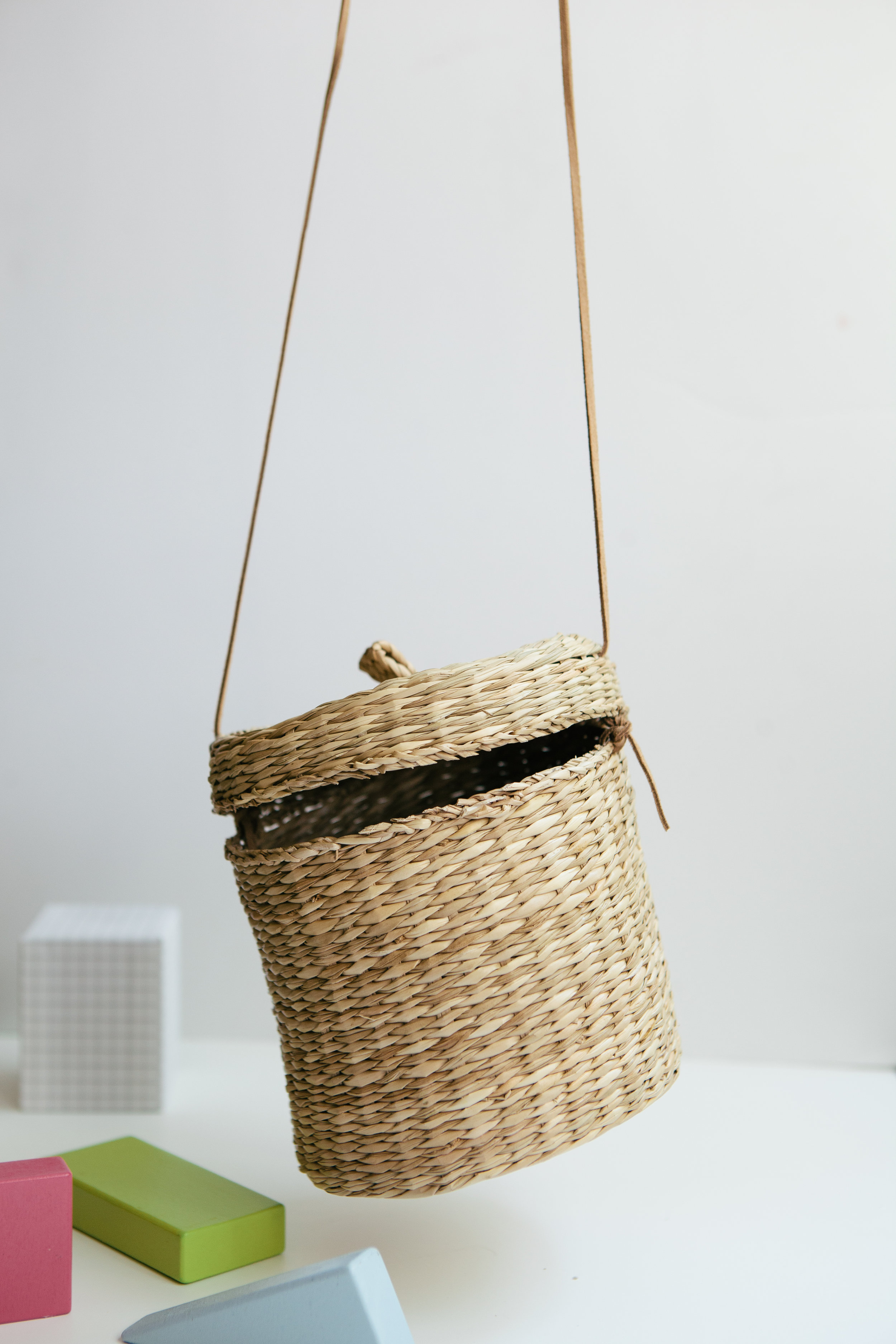 1970s Basket Purse Woven Wooden Hand Painted Bag – Deja Vintage Boutique