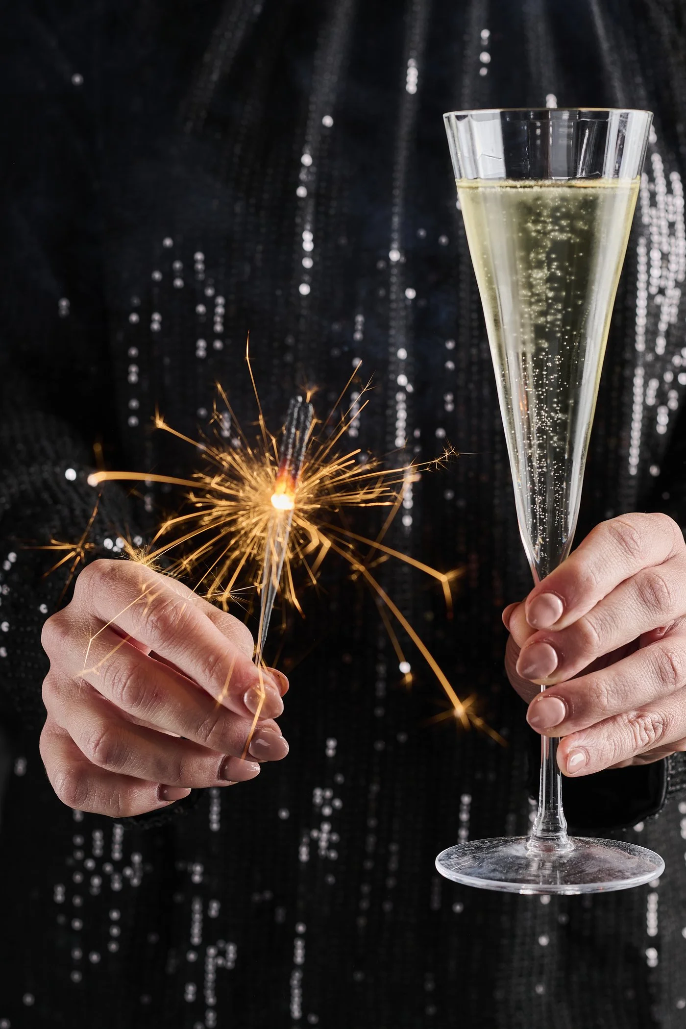RSH-NYE-Champagne-Sparkler-3-1400x2100-6e21a1ba-786b-4e0a-903b-bc96972b7c27.jpg