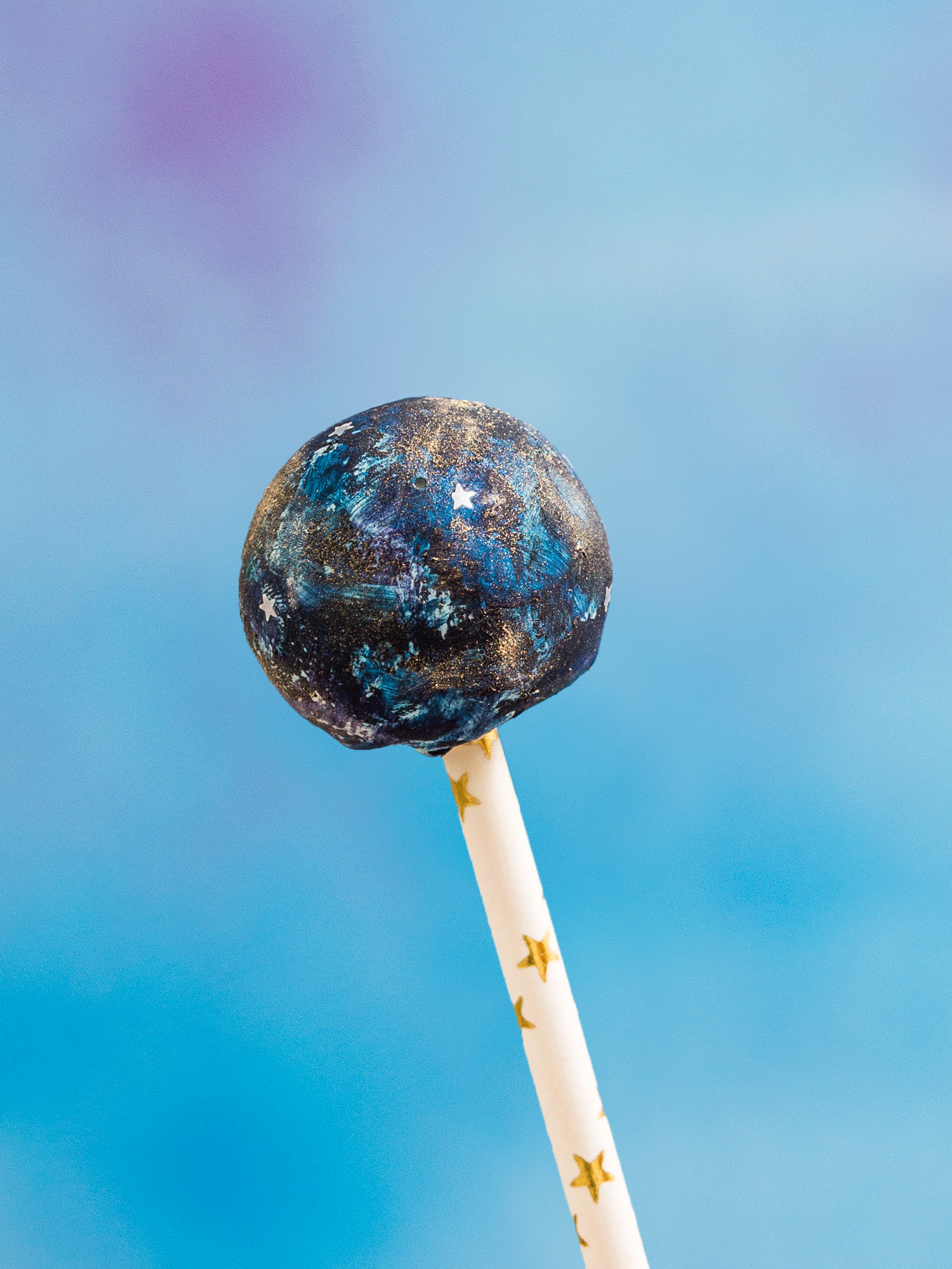 DessertGoals-Earth-CAKEPOP-Portrait.gif