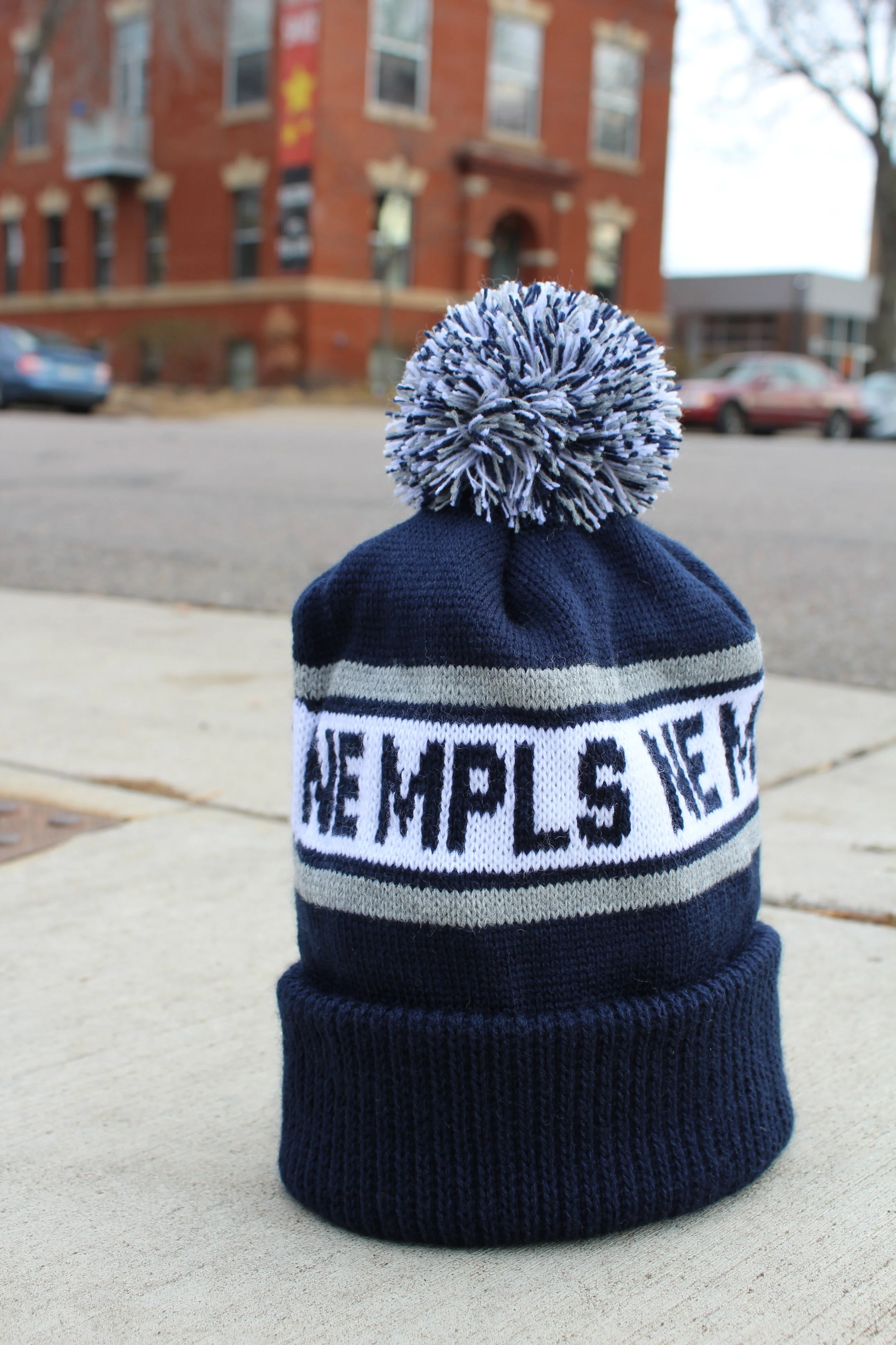 Knit NE mpls Pom Hat