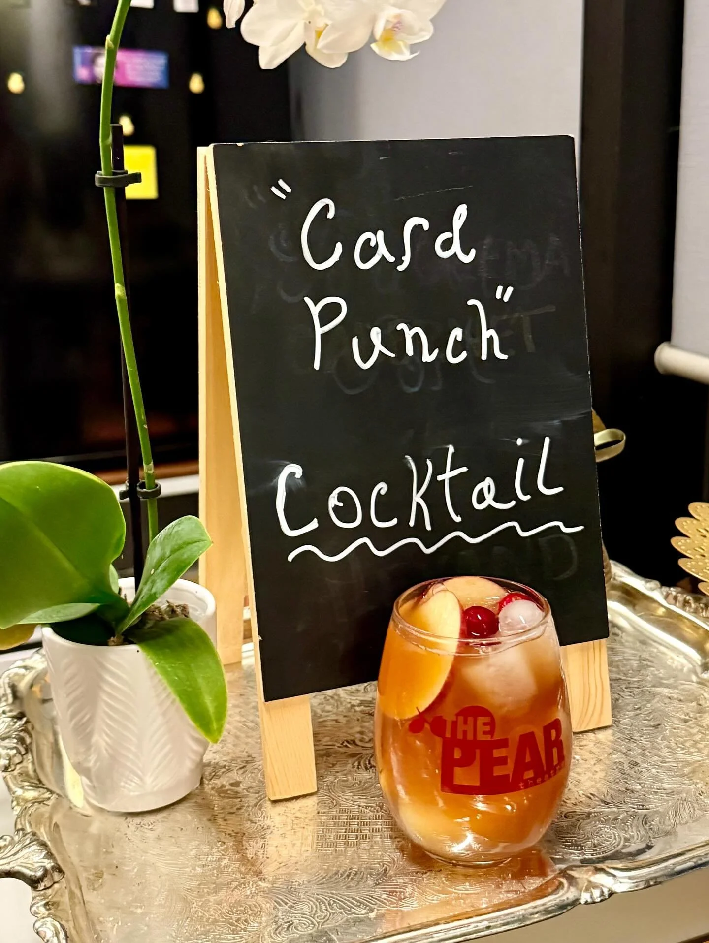 Hey, how does a computer get tipsy? 💻 
It takes screenshots. 😌

😉 Silly puns aside, after careful and clever crafting, Pear Hospitality Manager Rachel Bratt is ready to serve up more incredible show-themed drinks! Swipe ➡️ for a quick look, and ge