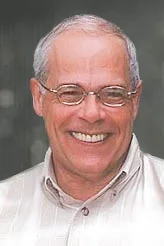 Headshot_Peter.jpg