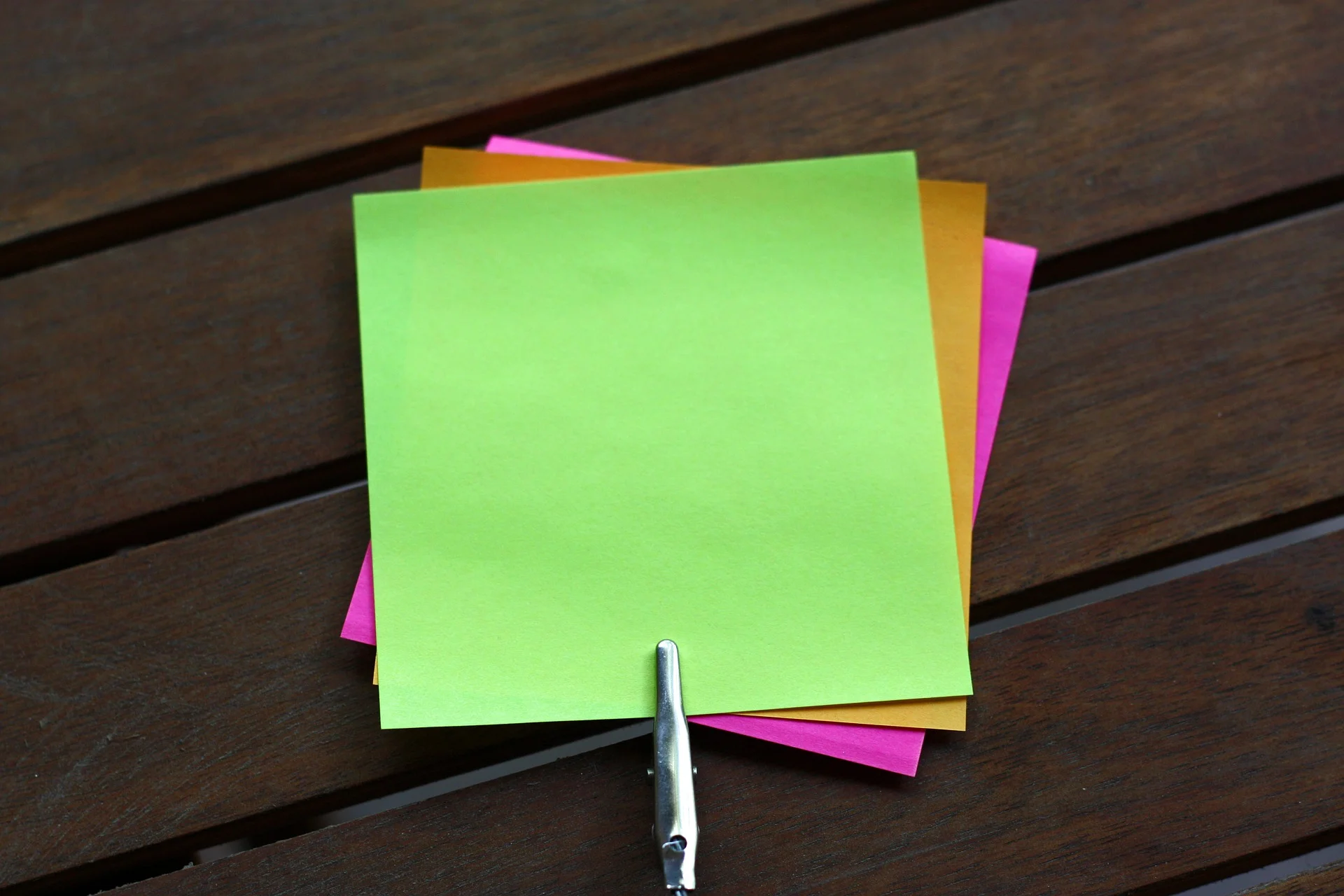 sticky-notes-2378911_1920.jpg