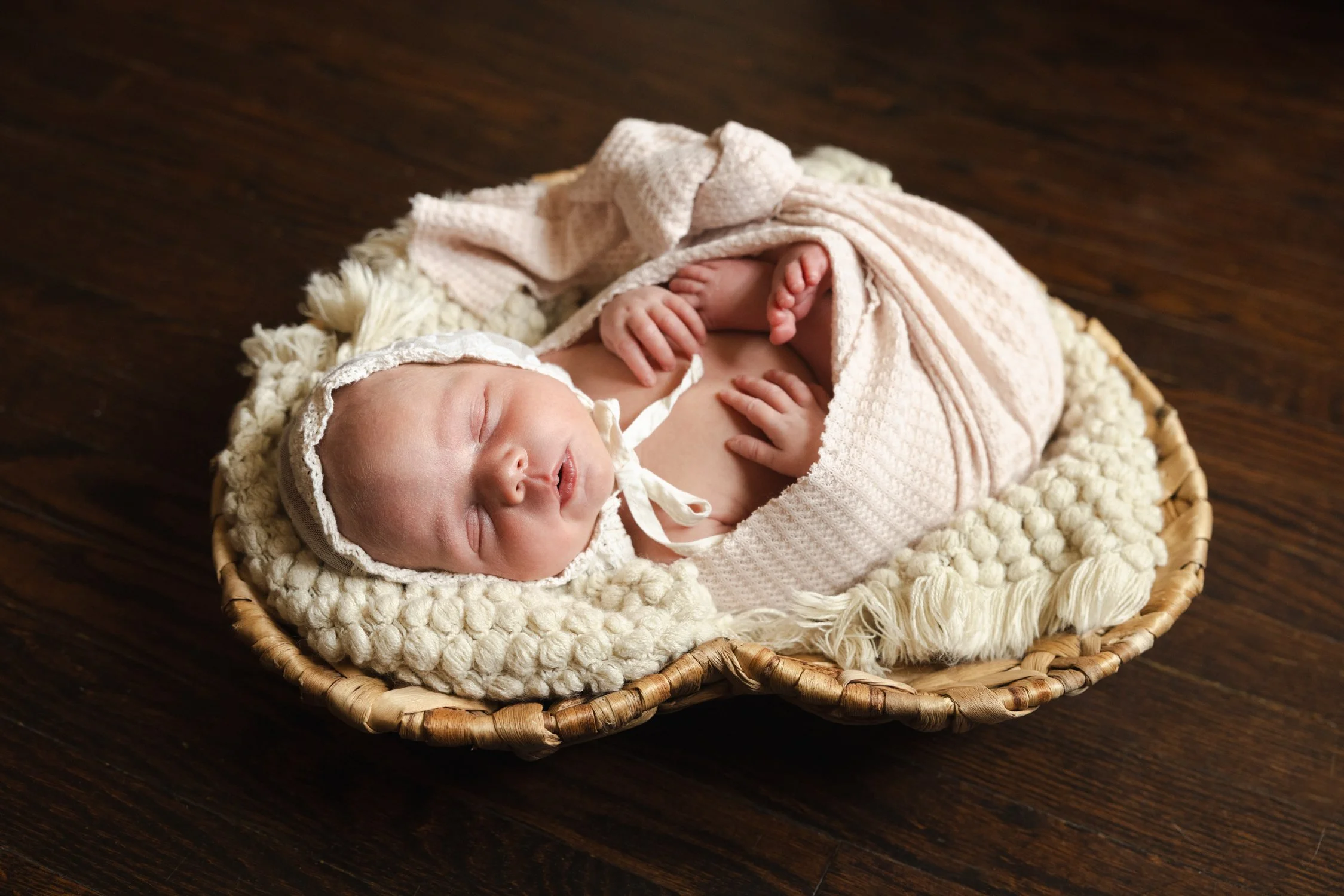 pittsburghnewbornhomesession.jpg