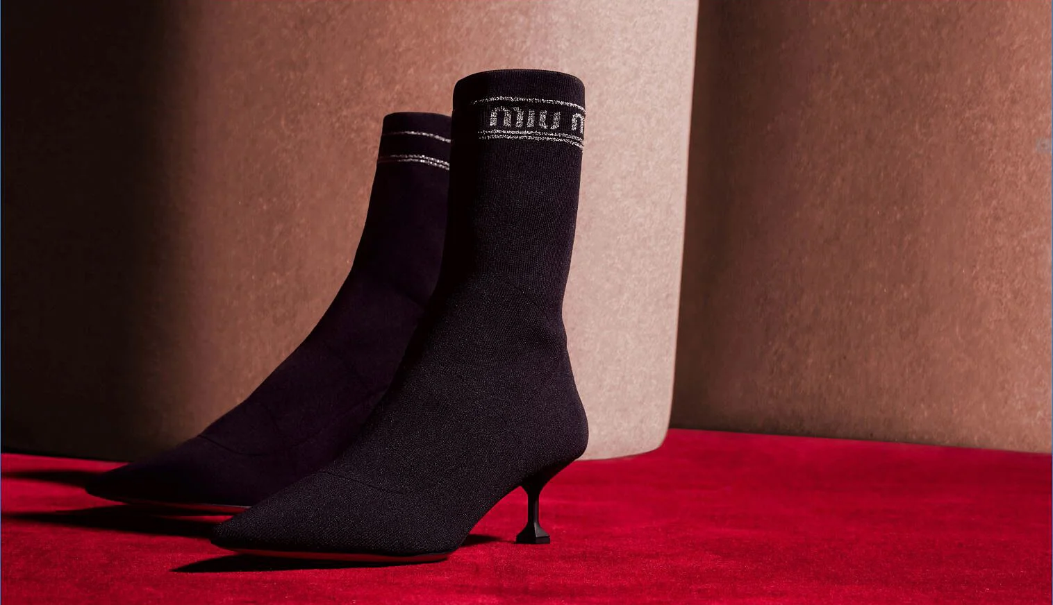 MiuMiu_Lookbook_PAGE5s-1.jpg