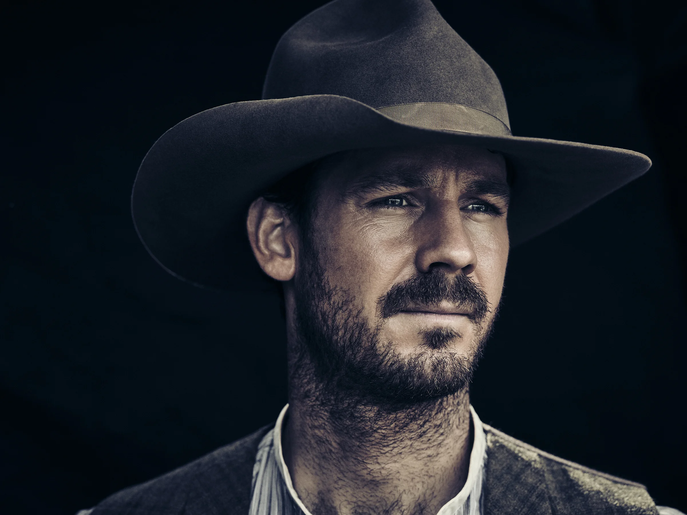  Henry Garrett as Pete McCullough - The Son _ Season 1, Gallery - Photo Credit: James Minchin/AMC 