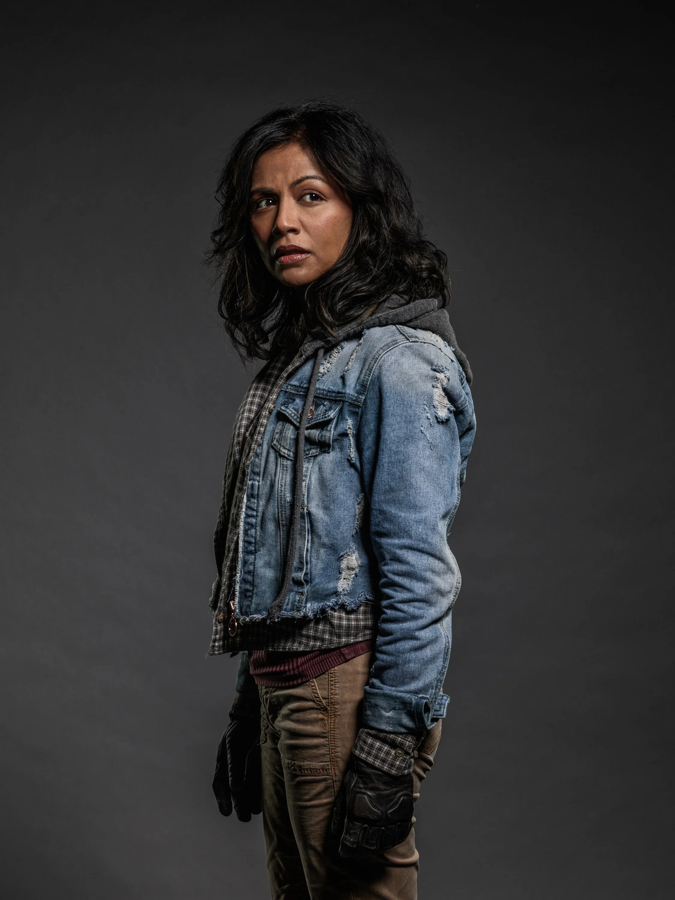  Karen David as Grace - Fear the Walking Dead _ Season 8, Gallery - Photo Credit: Brendan Meadows/AMC 