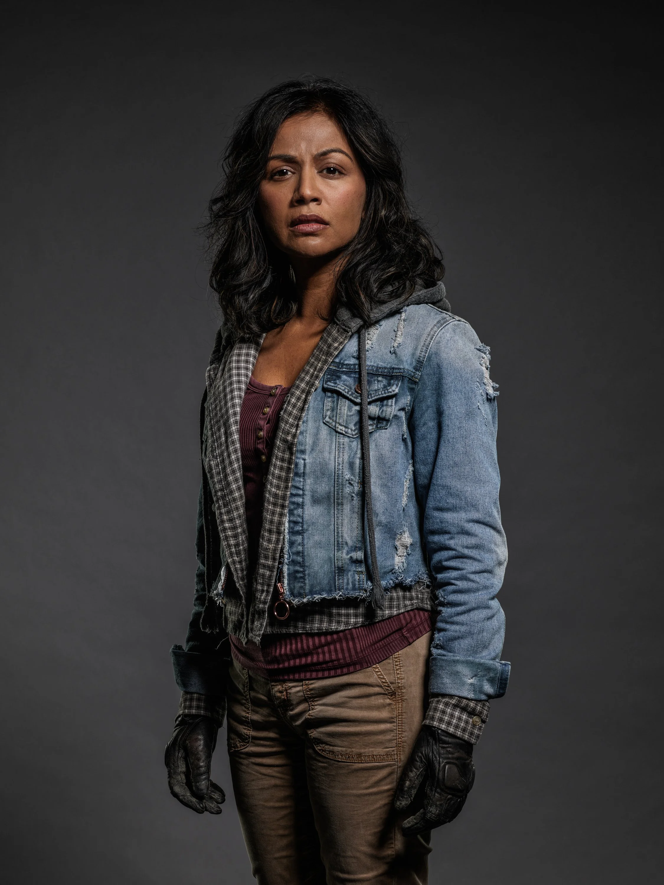  Karen David as Grace - Fear the Walking Dead _ Season 8, Gallery - Photo Credit: Brendan Meadows/AMC 