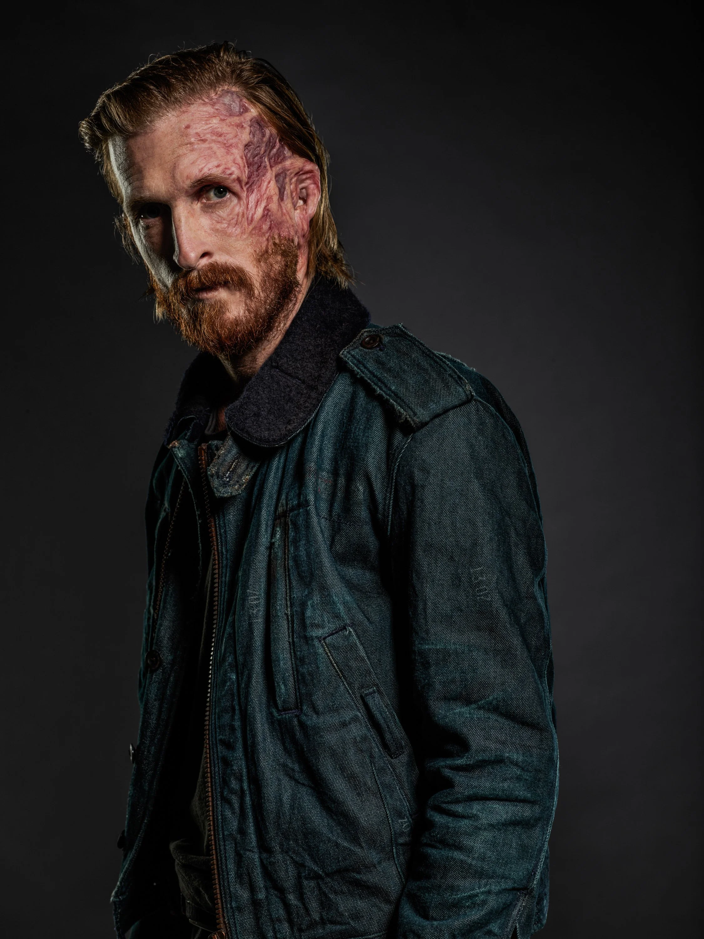  Austin Amelio as Dwight - Fear the Walking Dead _ Season 8, Gallery - Photo Credit: Brendan Meadows/AMC 