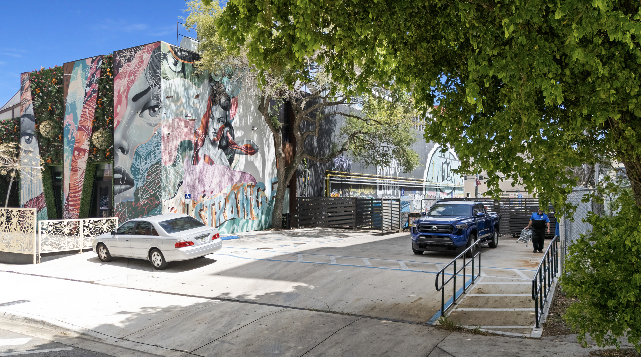 08-site-street-view-3.png