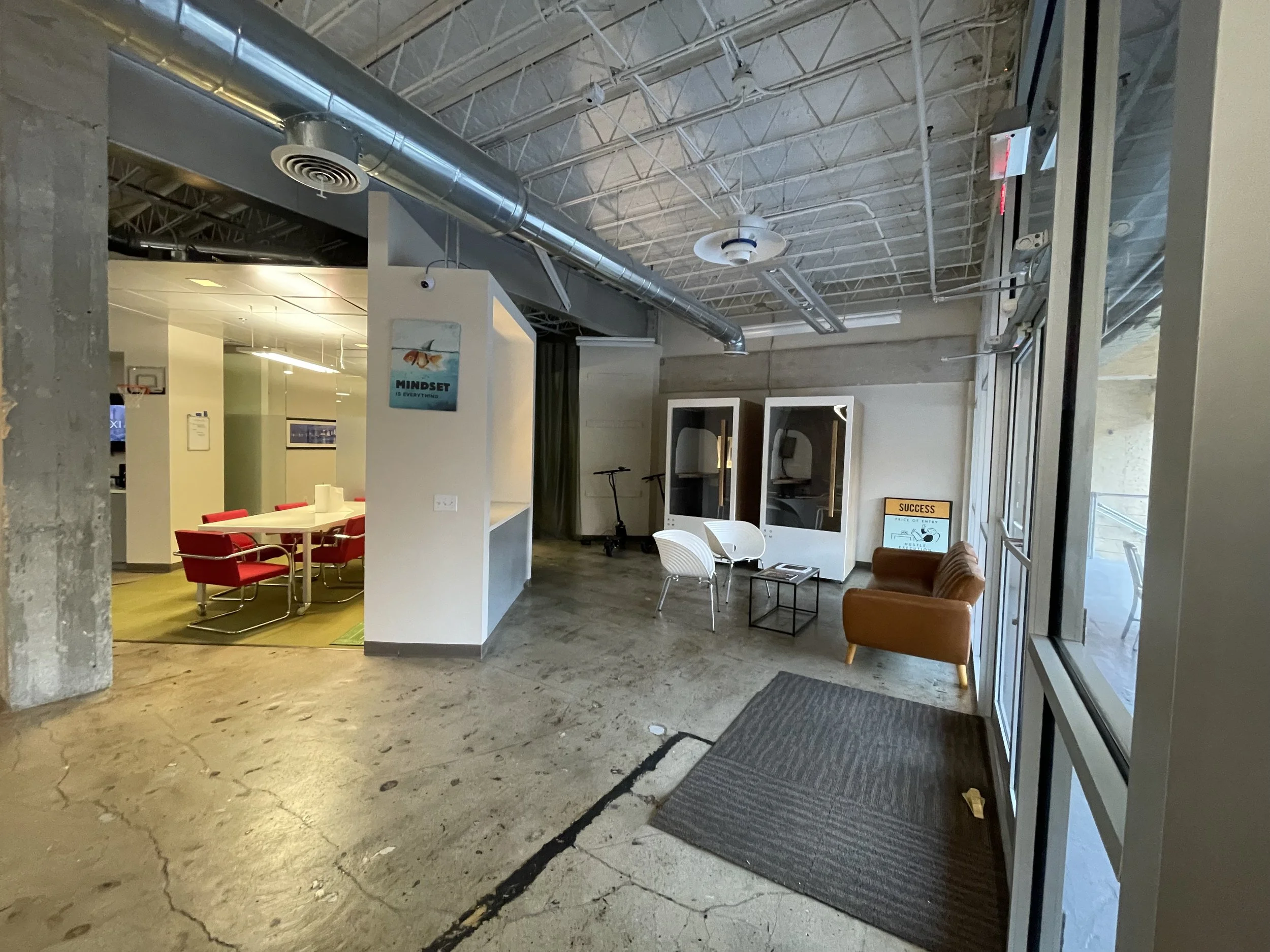 06-interior-lounge.jpg