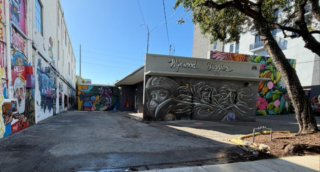 04-mural-alley.jpg