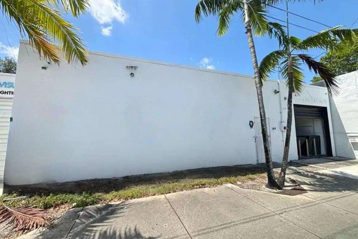 05-building-side.jpg