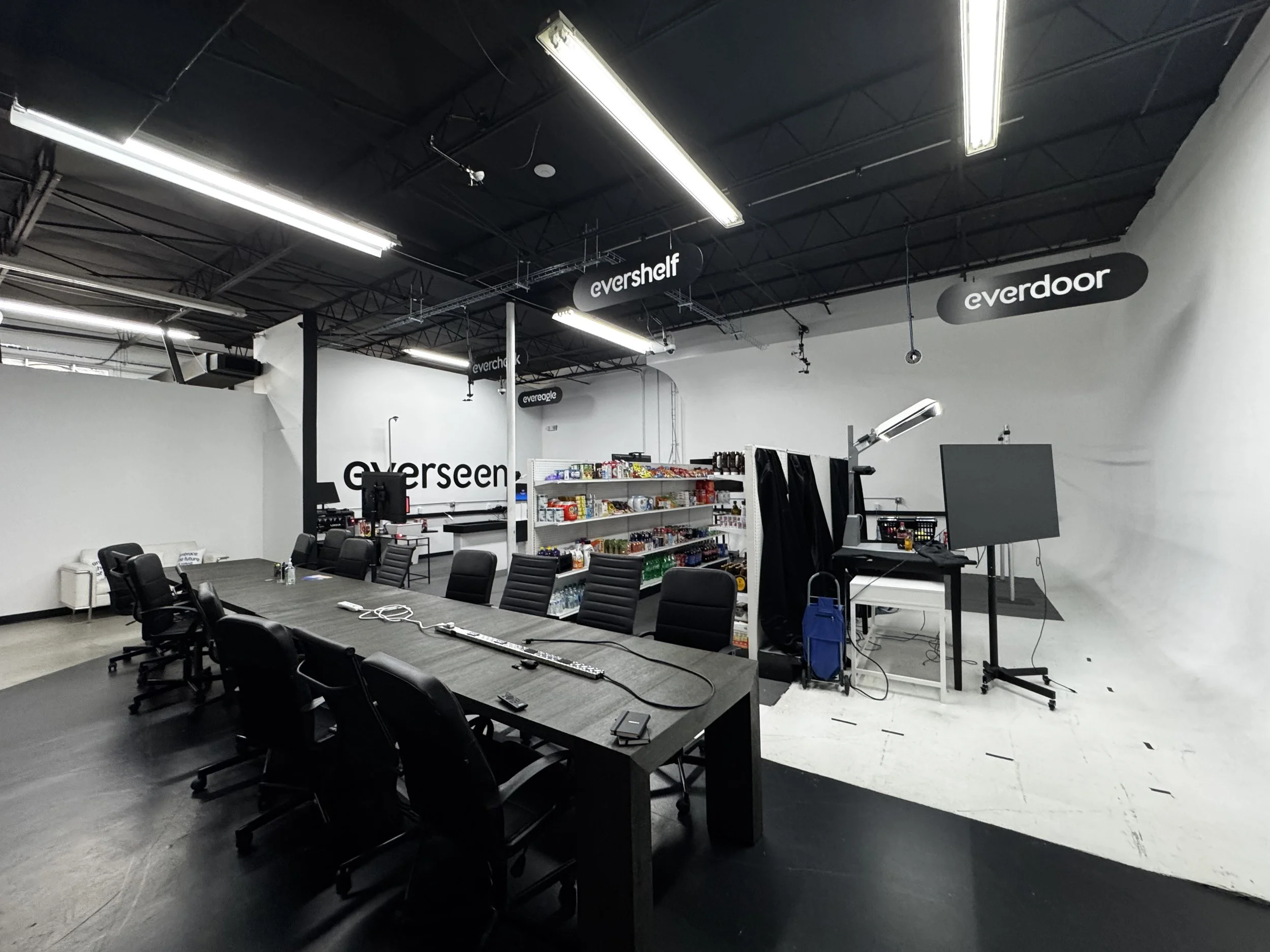 08-studio-workspace.jpg