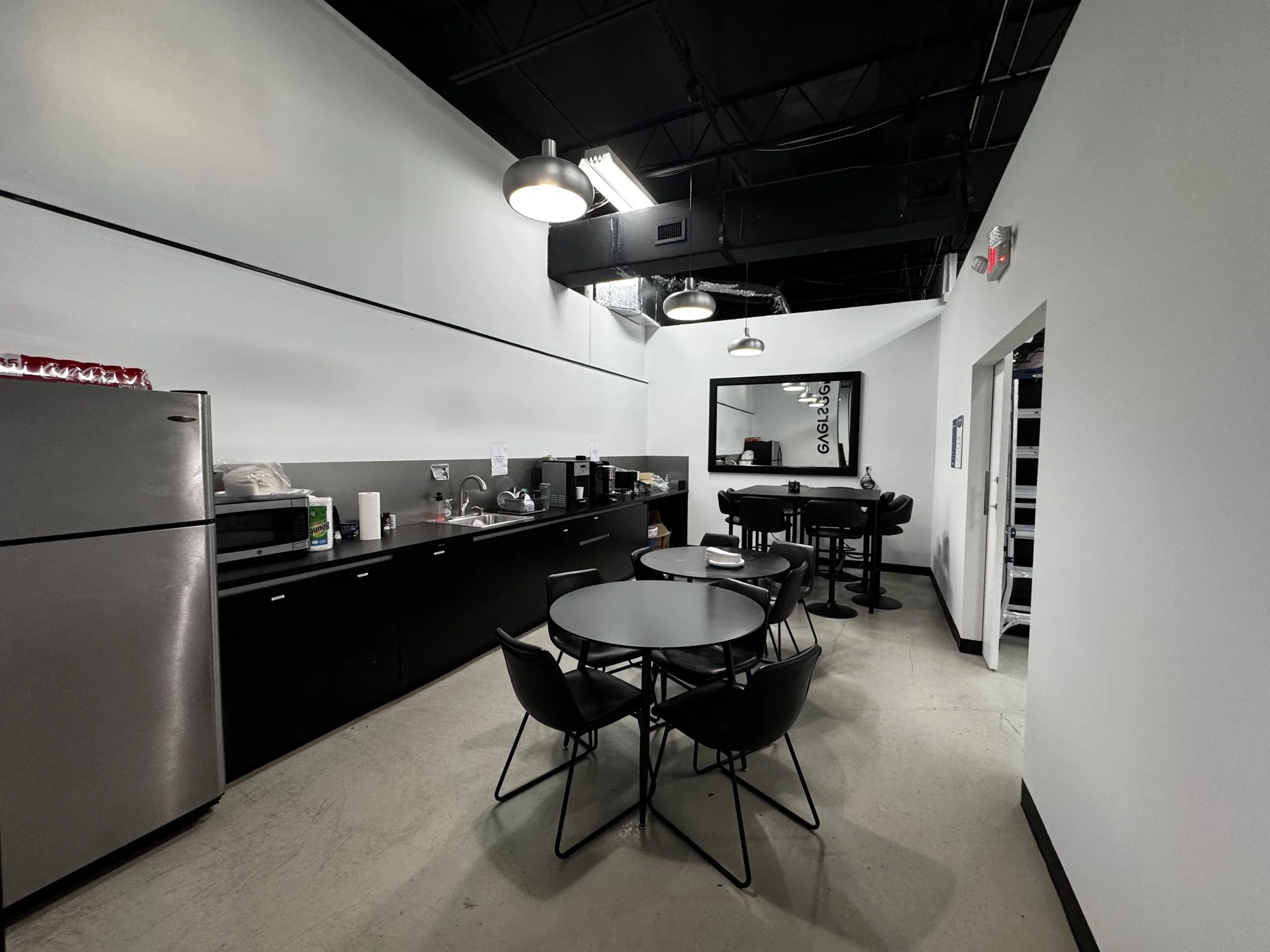 09-kitchen.jpg