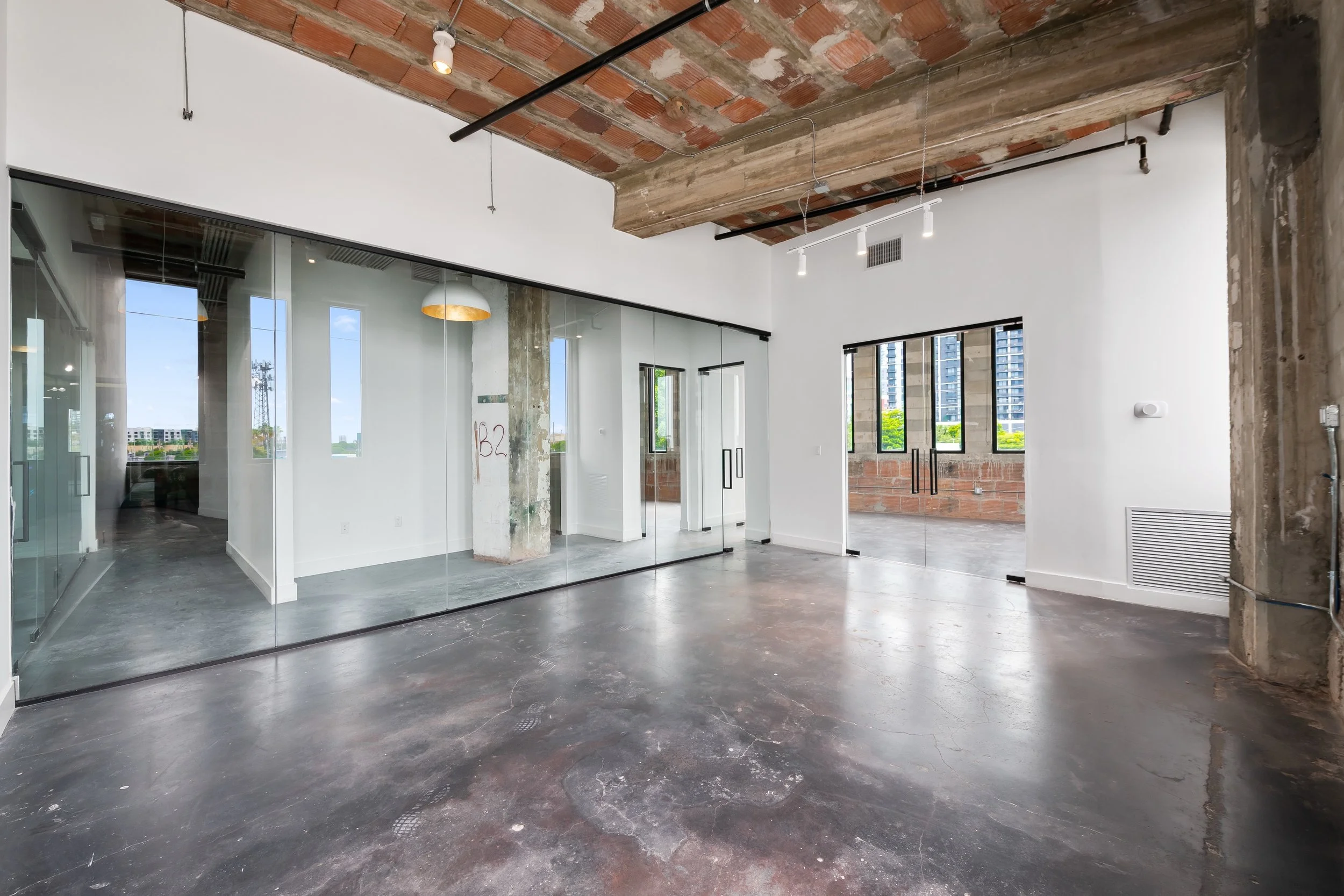 08-interior-open-2.jpg