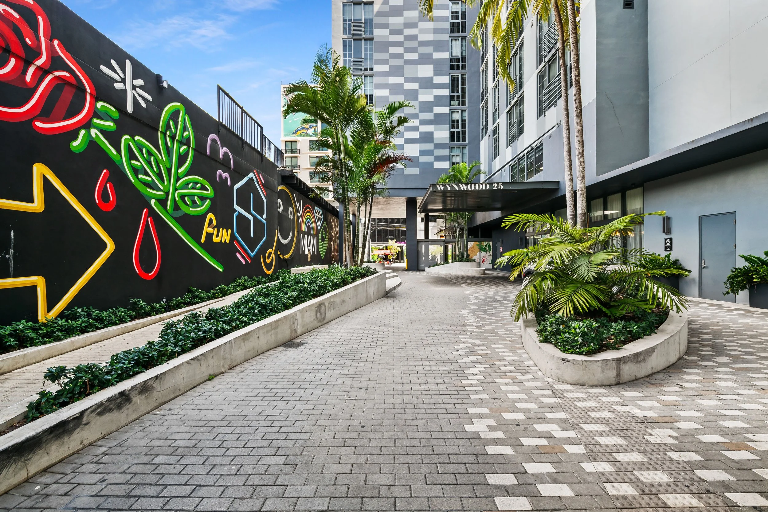 05-paseo-murals.jpg