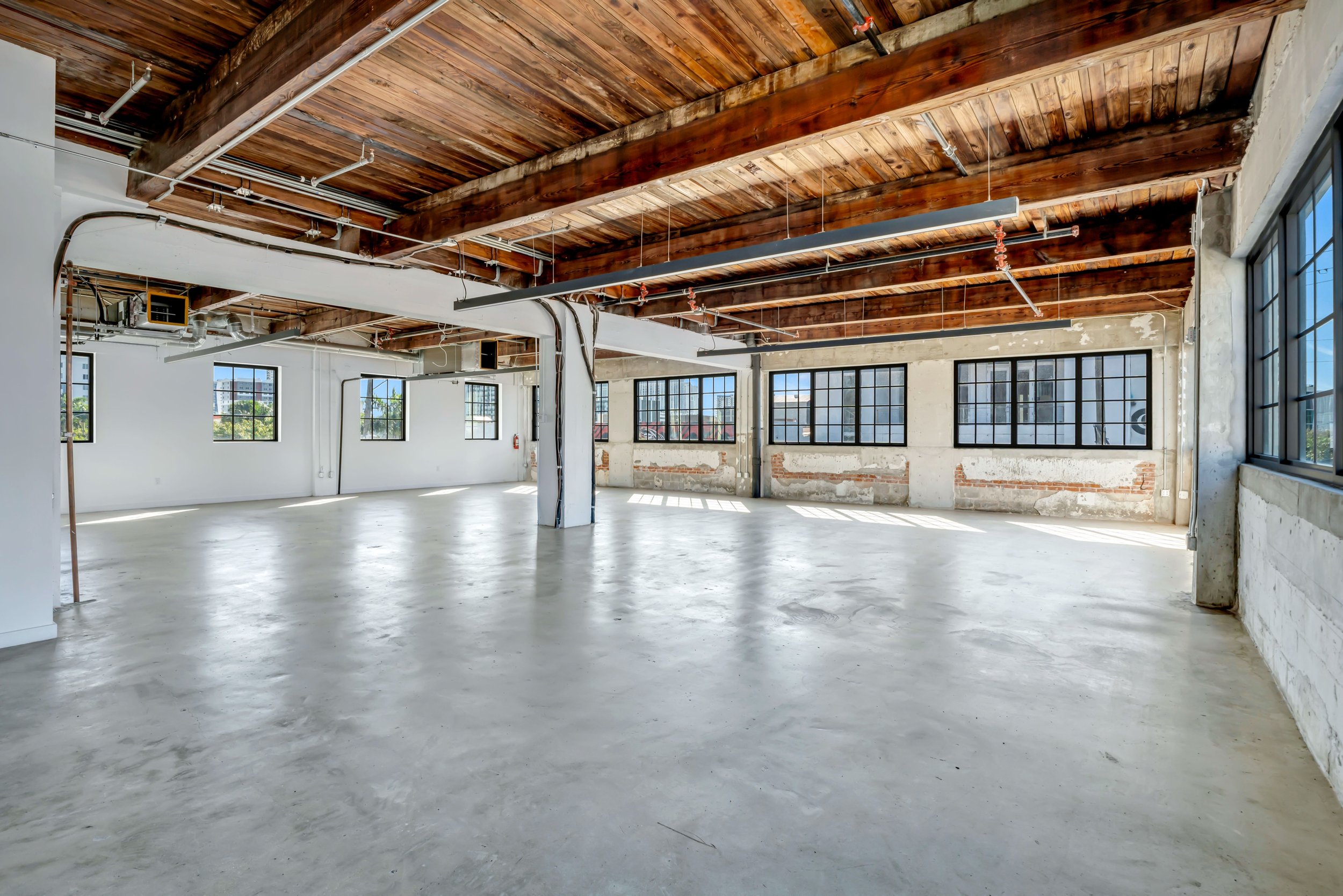 06-interior-wide.jpg