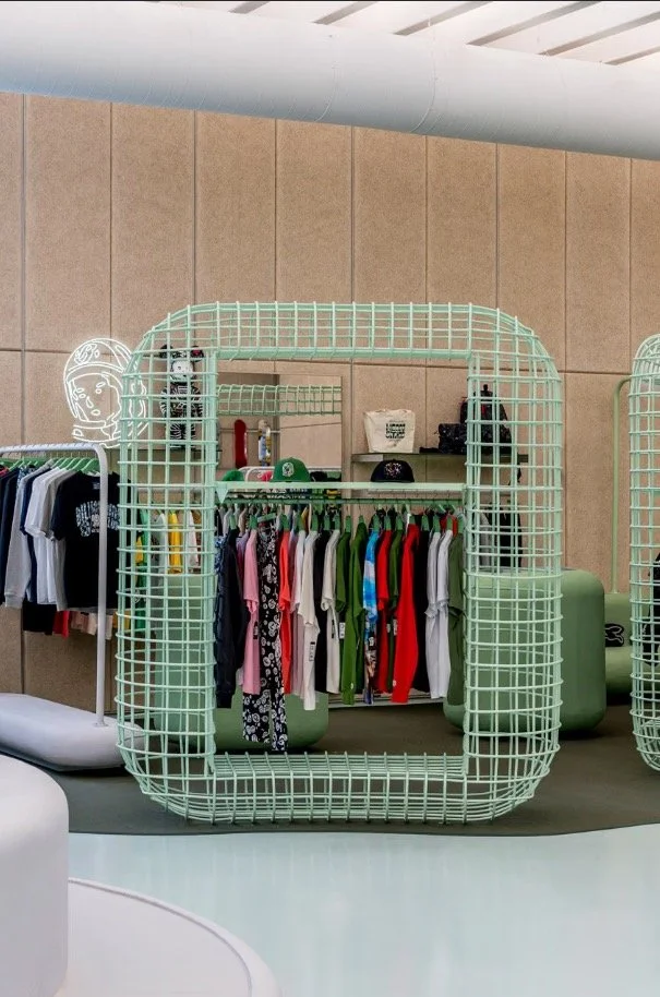 09-interior-racks.jpg