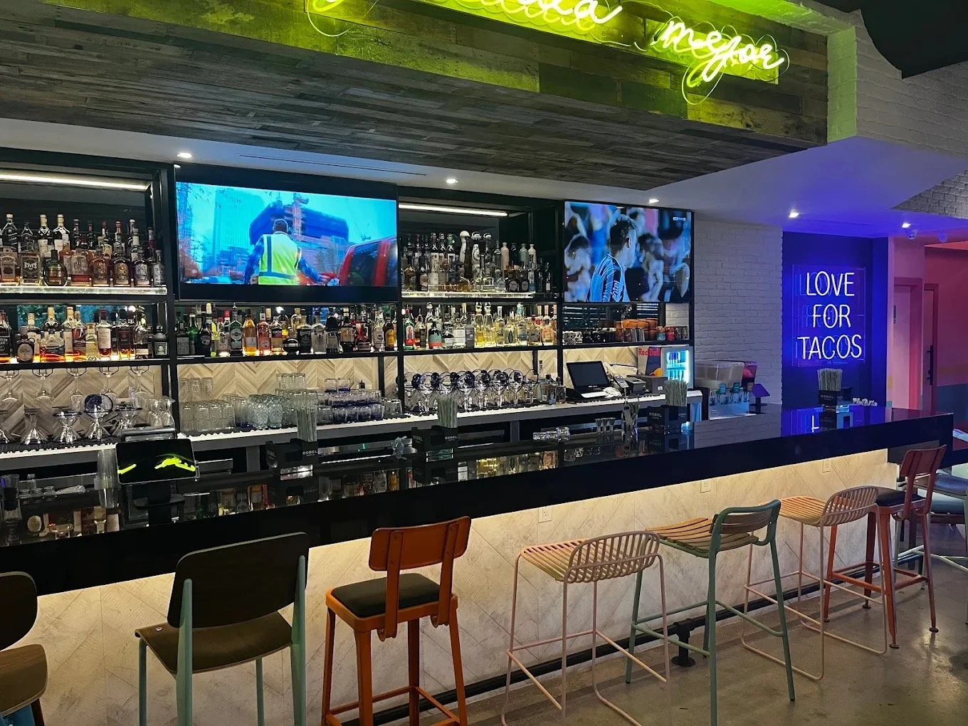 08-bar.jpg