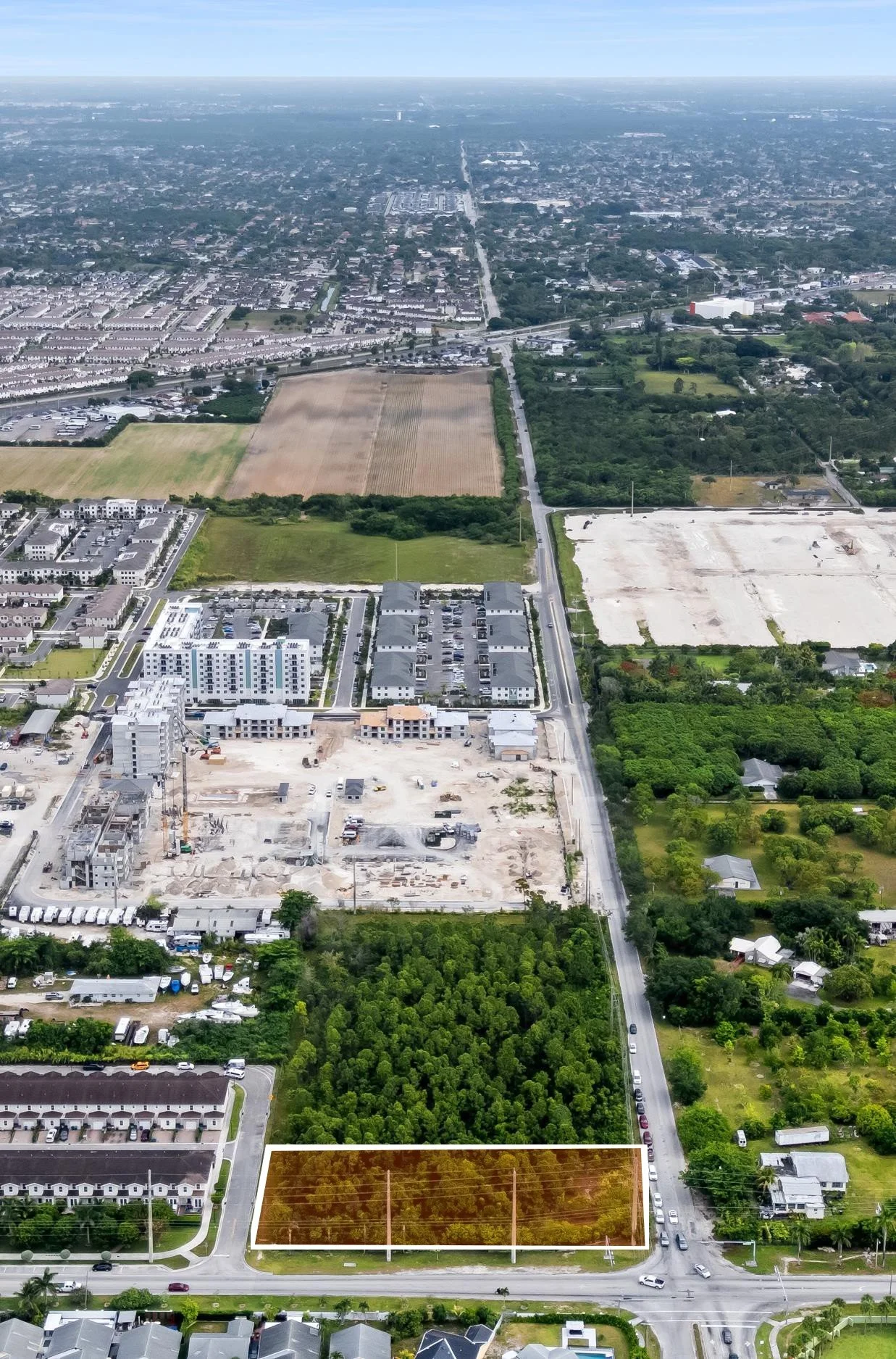 03-aerial-site-outlined-wide.jpg