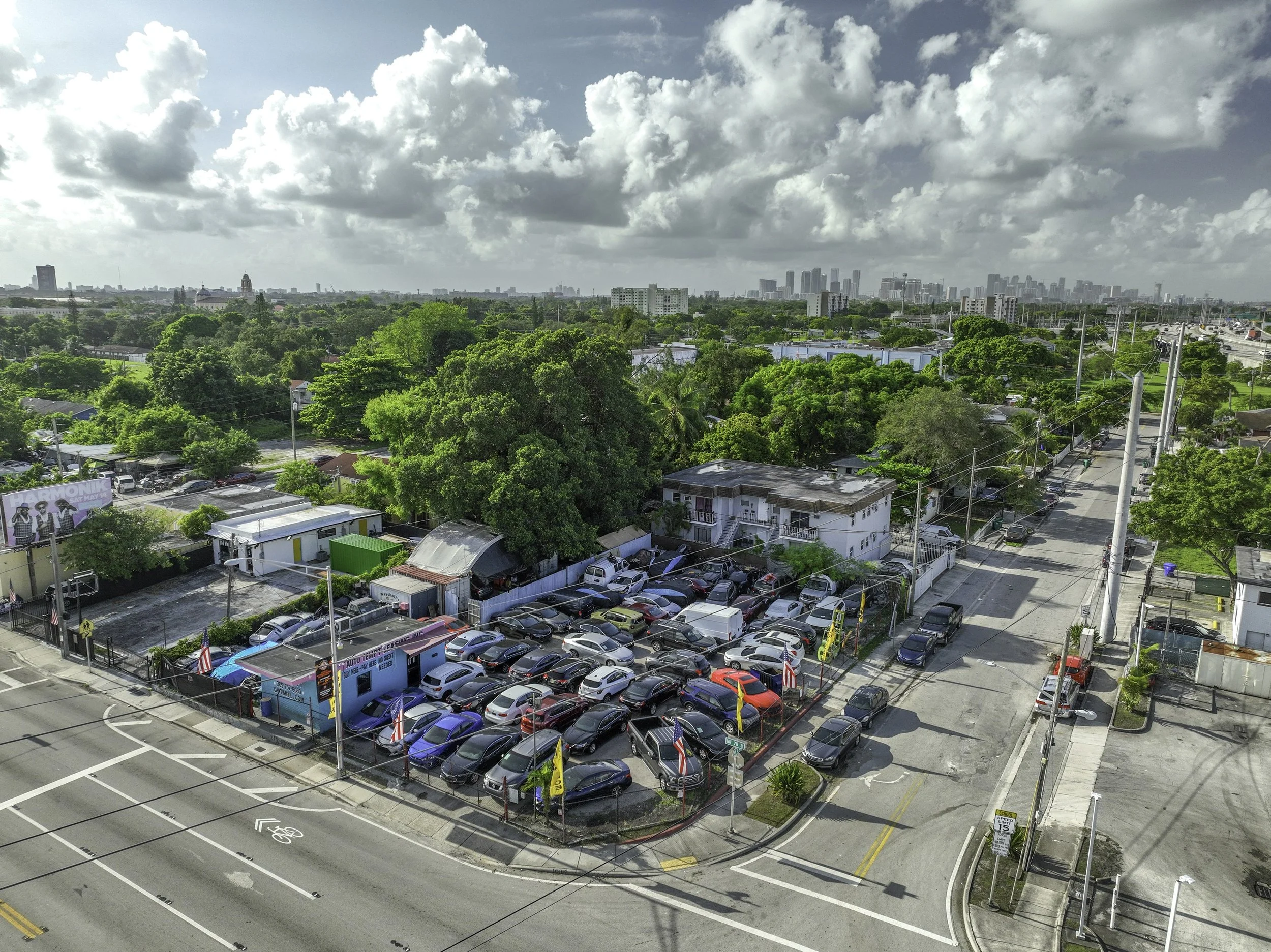 04-aerial-site-southwest-with-skyline.jpg