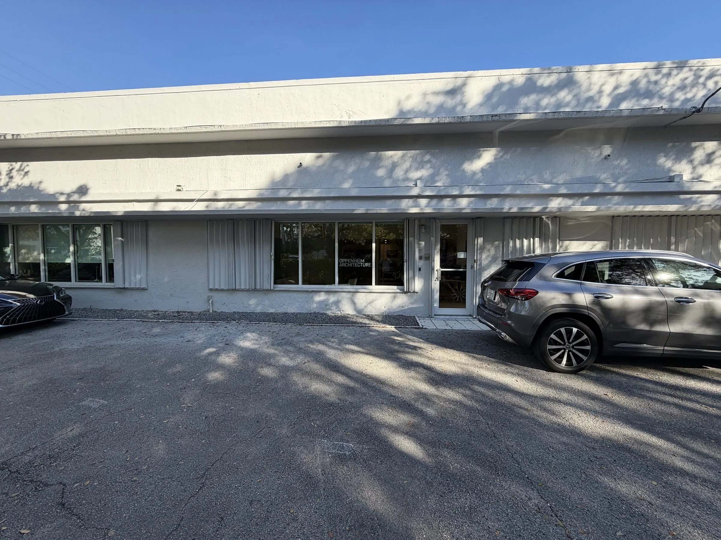 04-exterior-ne-37th-street-frontage.jpg