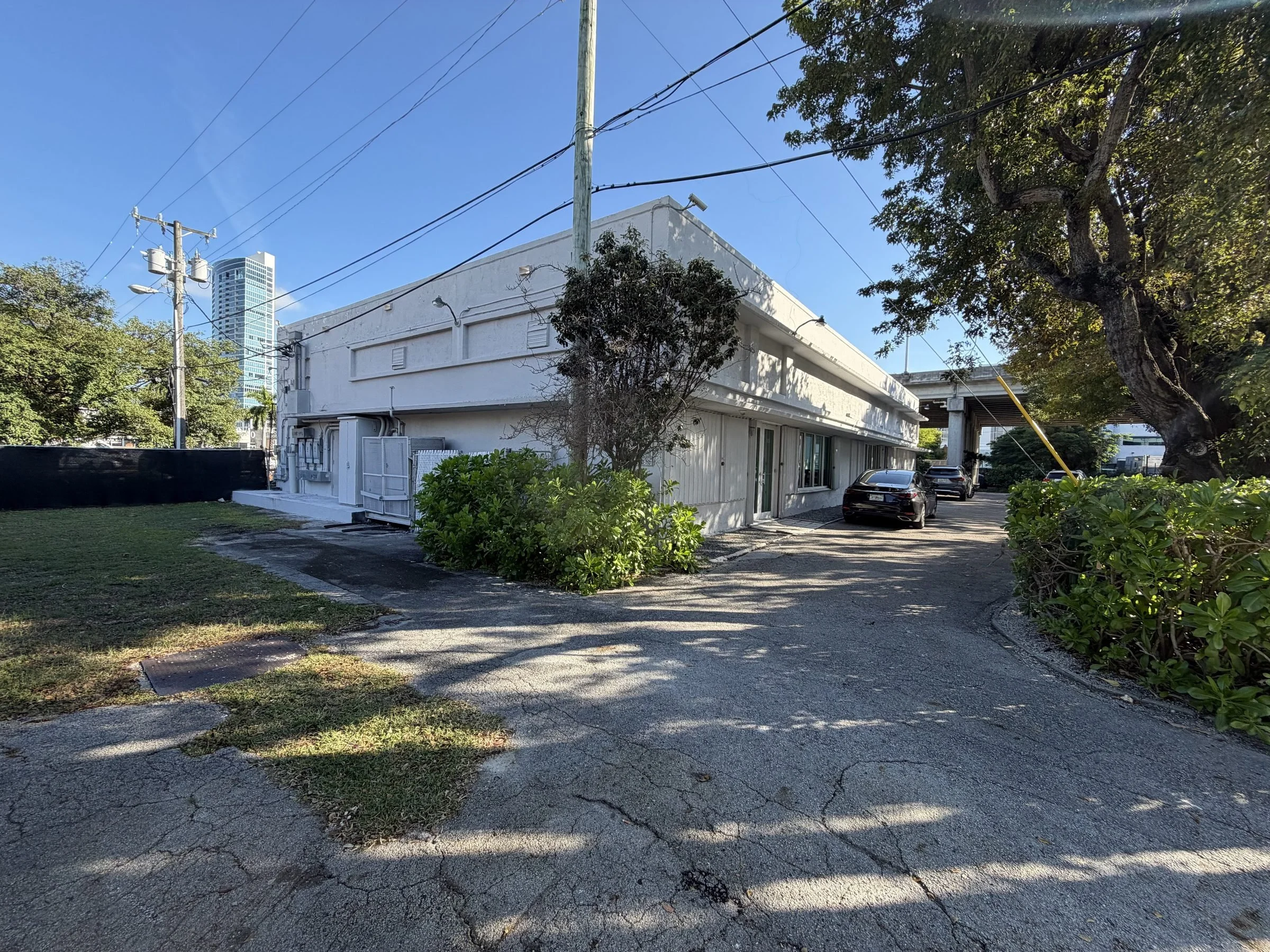 06-exterior-street-view.jpg