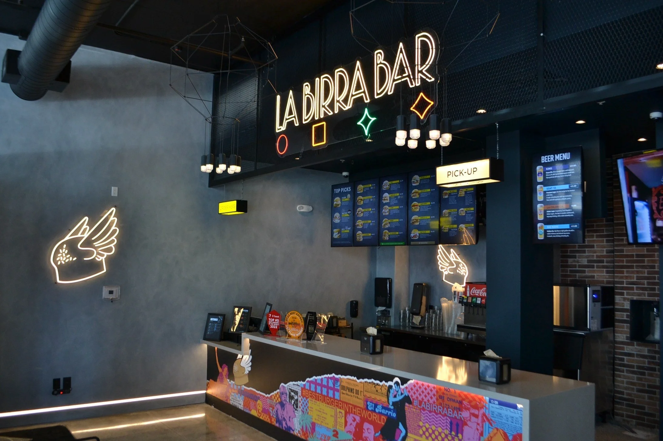 08-la-birra-bar-interior.jpg