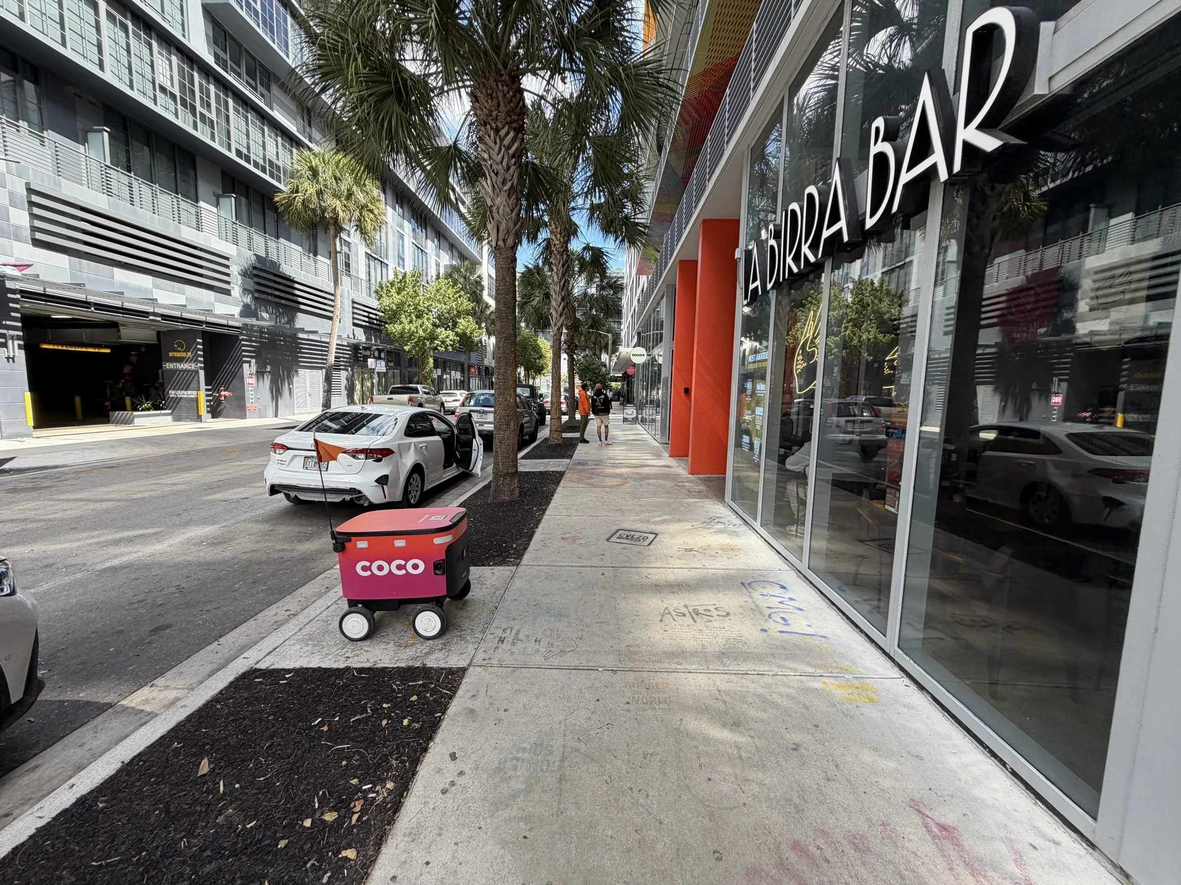 05-la-birra-bar-storefront.jpg