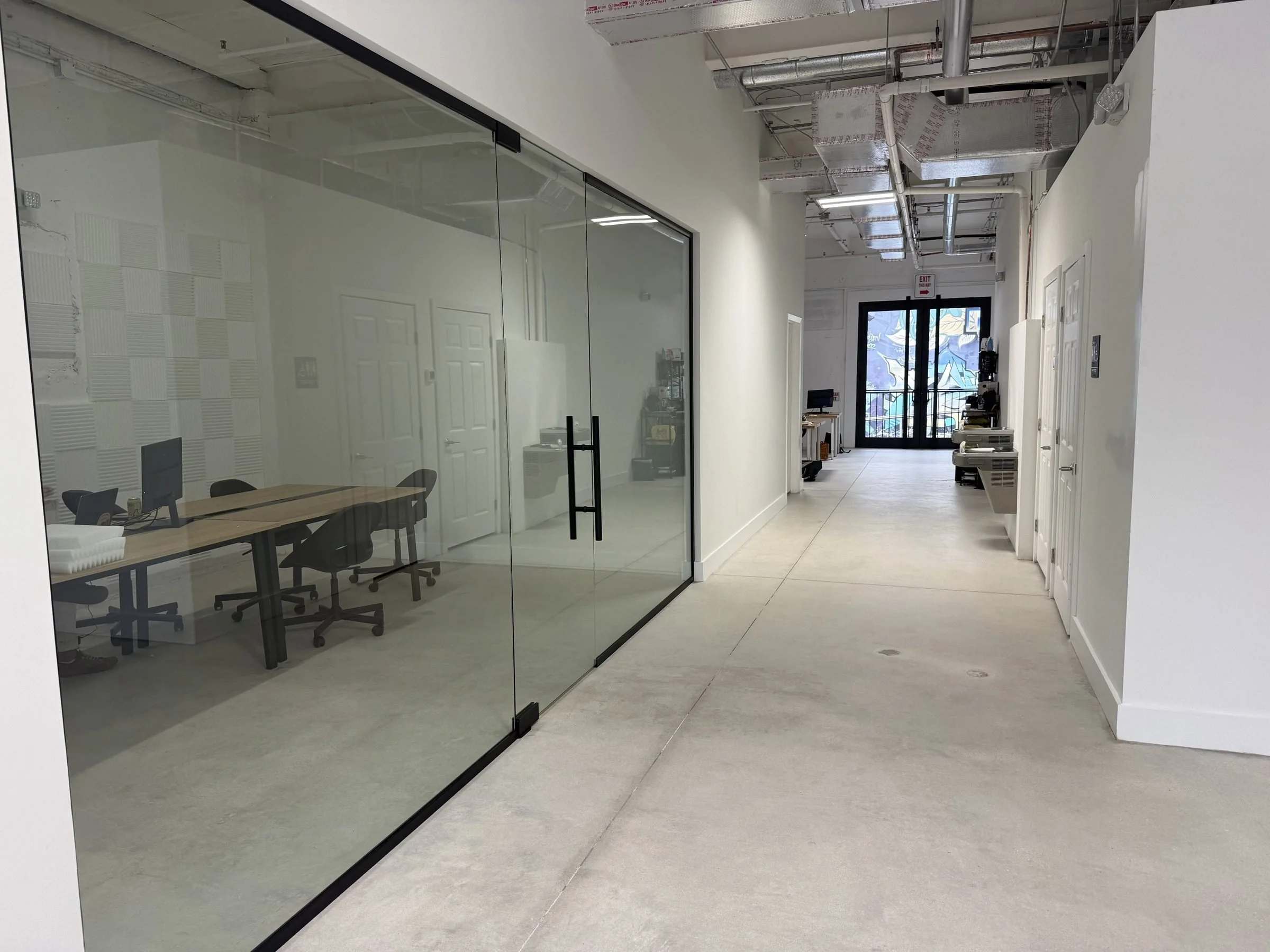 09-conference-room-corridor.jpg