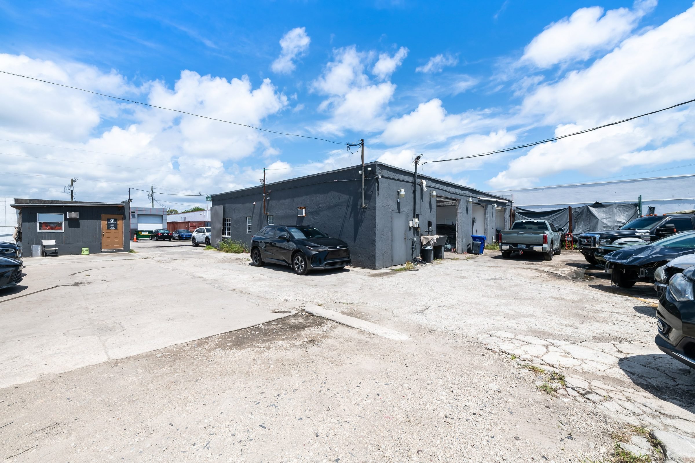 04-secured-paved-industrial-yard.jpg