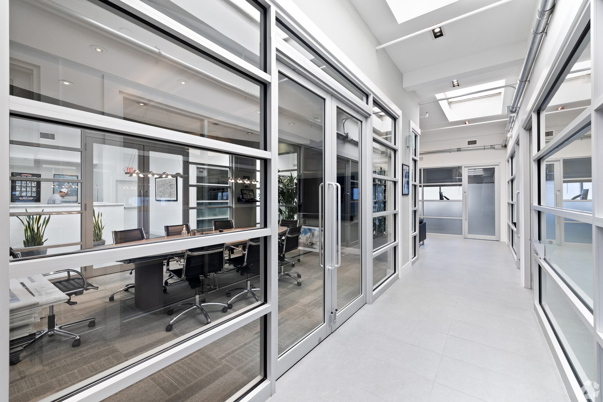 10-second-floor-office-suites.jpg