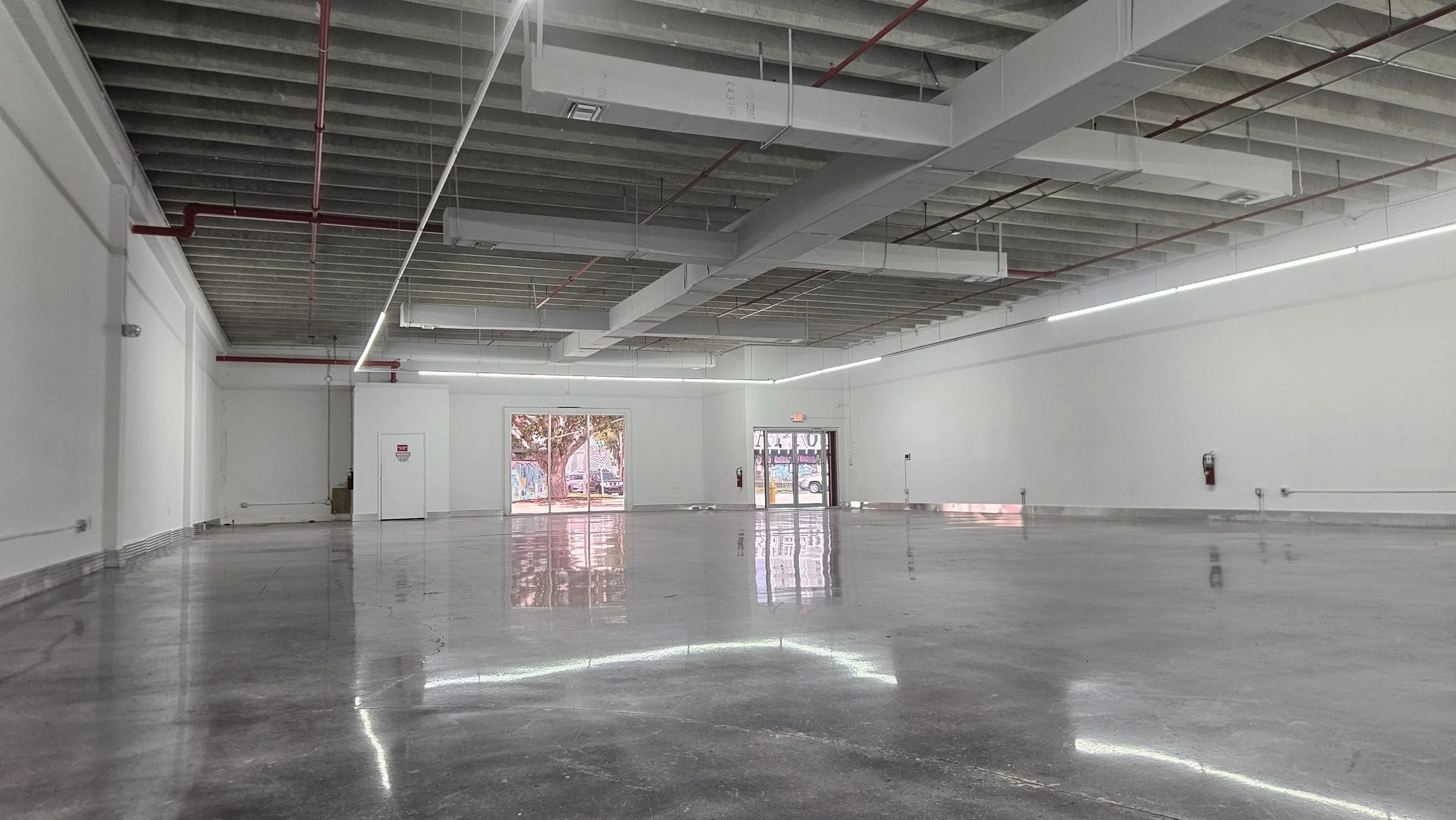 08-interior-white-open-space.jpg