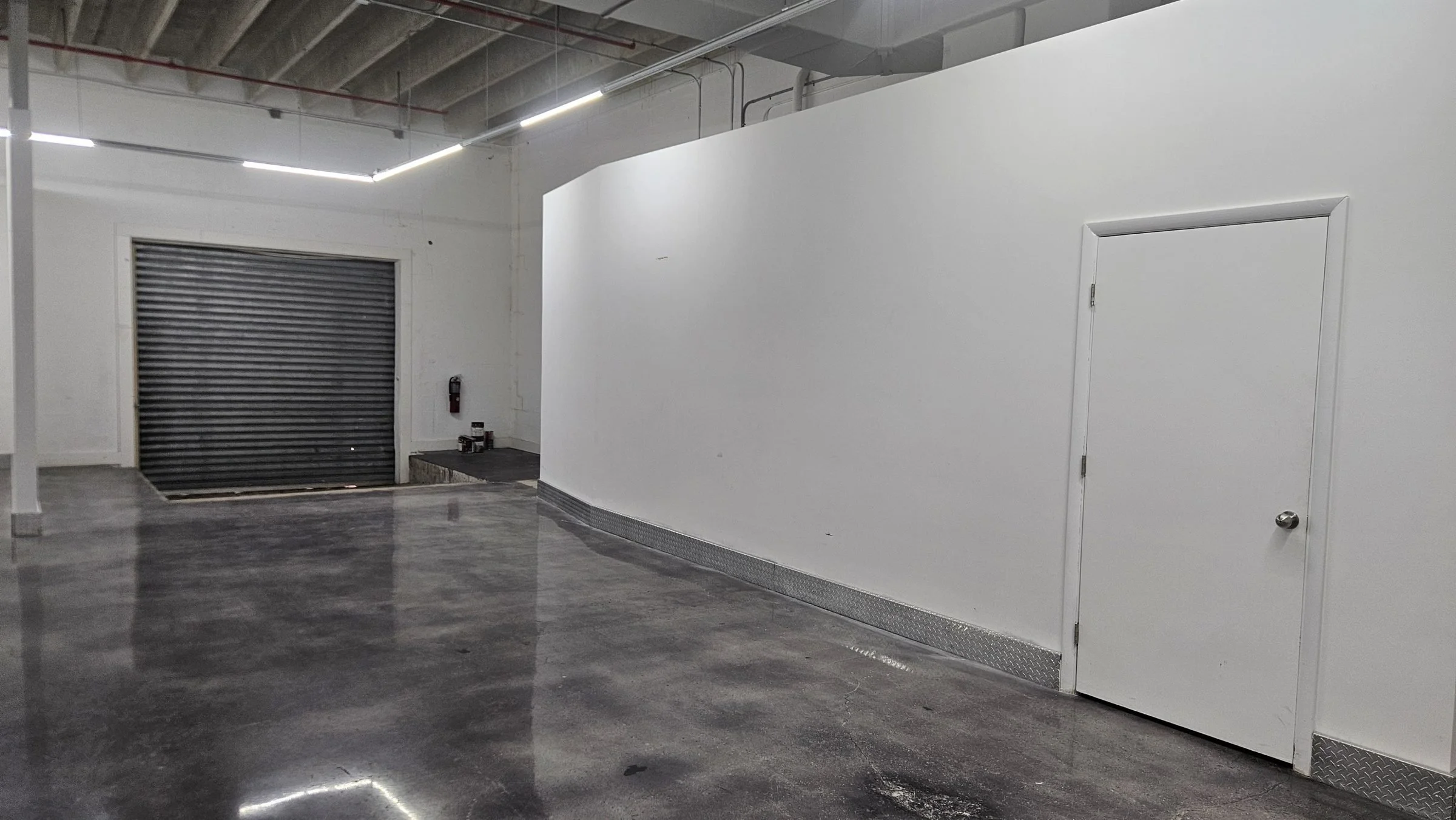 09-interior-roll-up-door.jpg