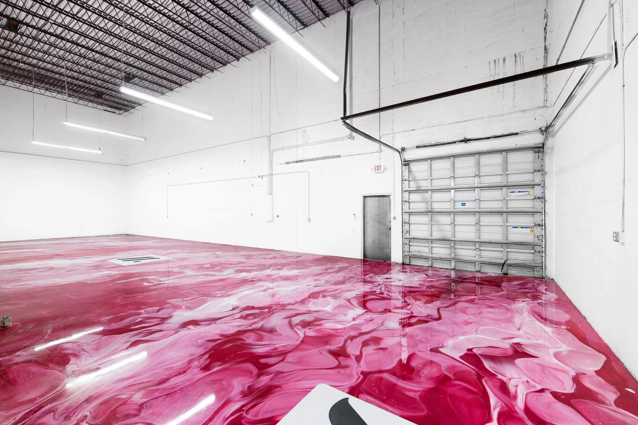 06-warehouse-interior-drive-in-door.jpg