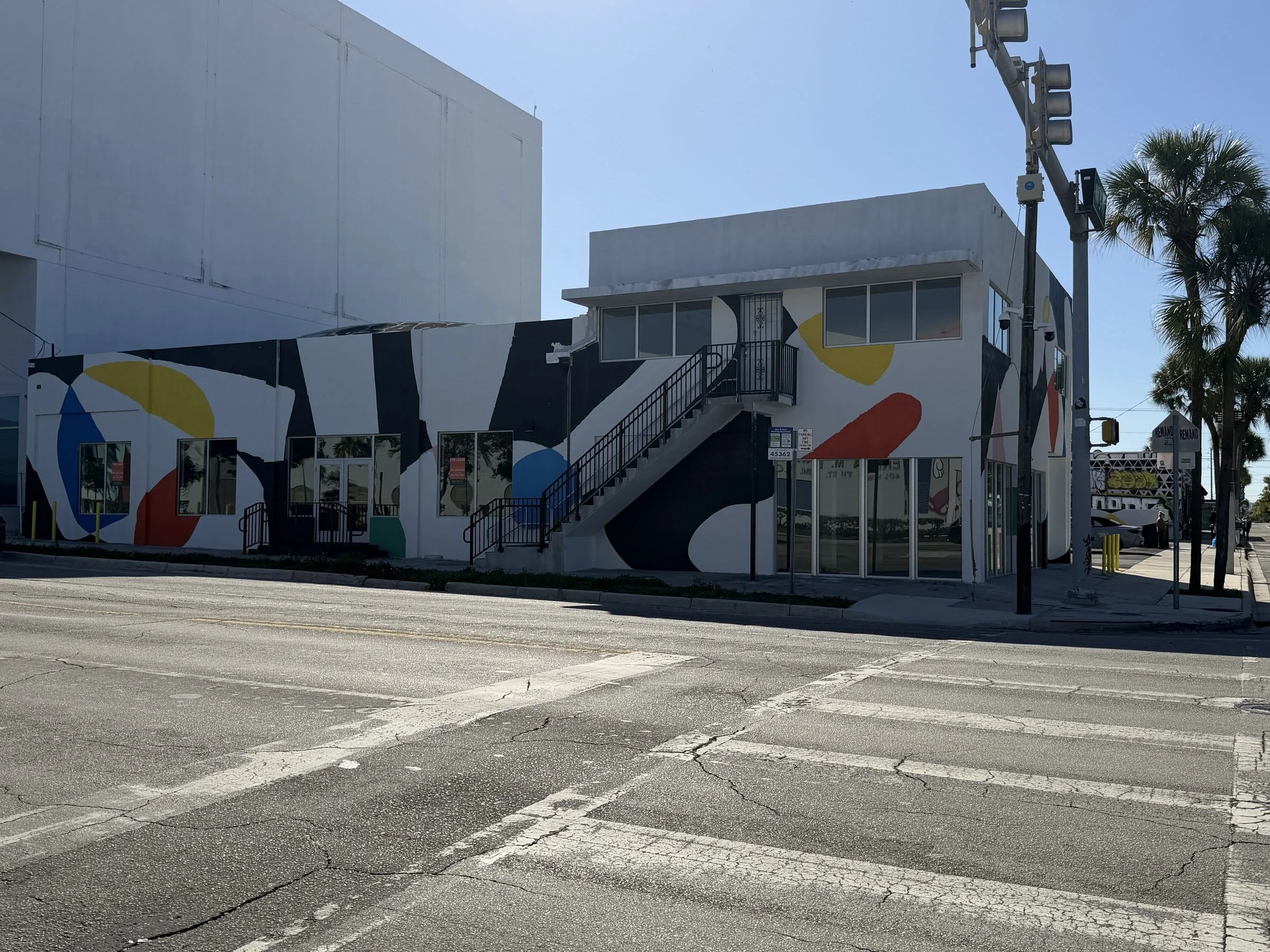 02-building-from-nw-29th-street-intersection.jpg