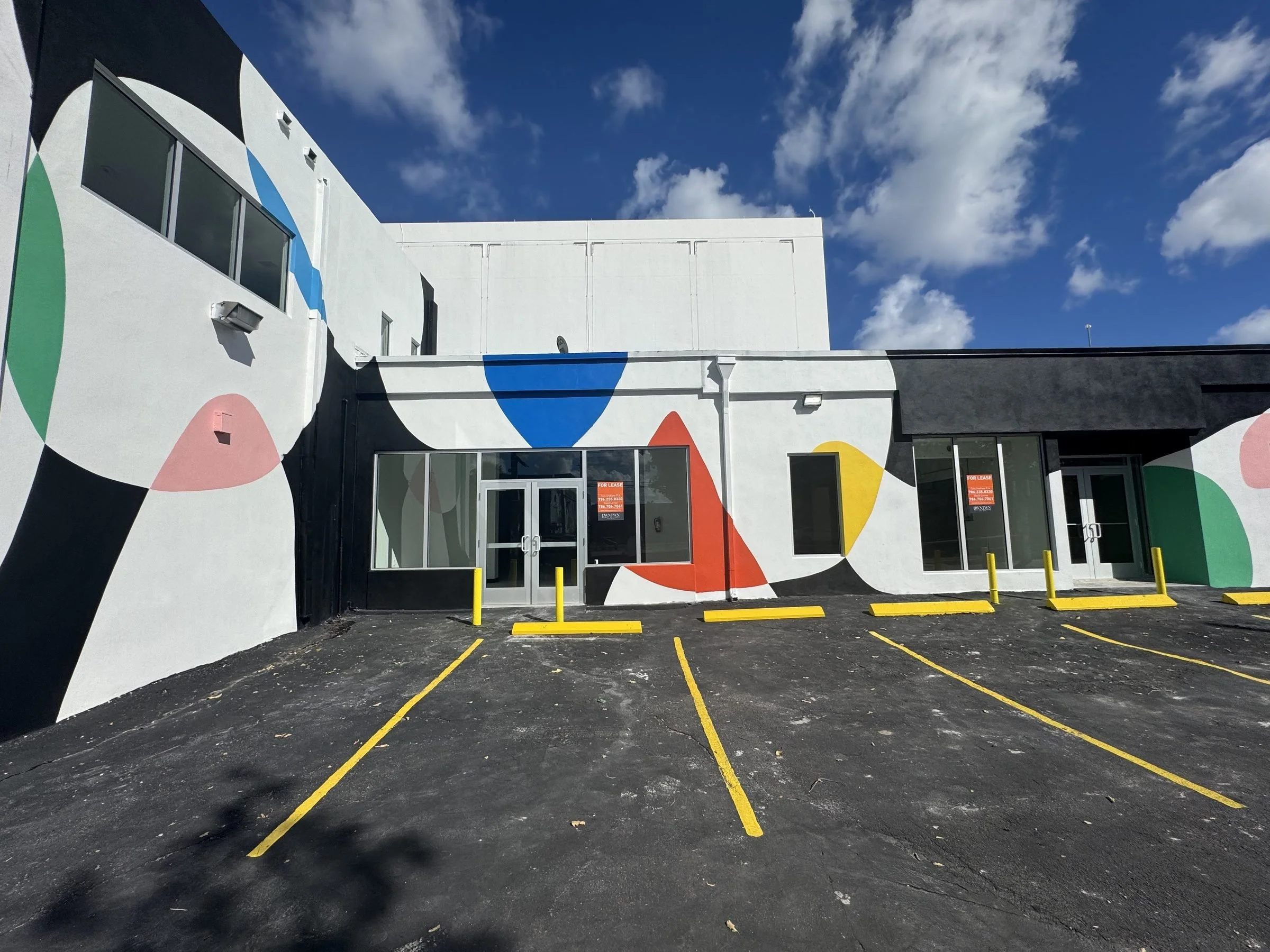 03-storefront-entrances-mural.jpg