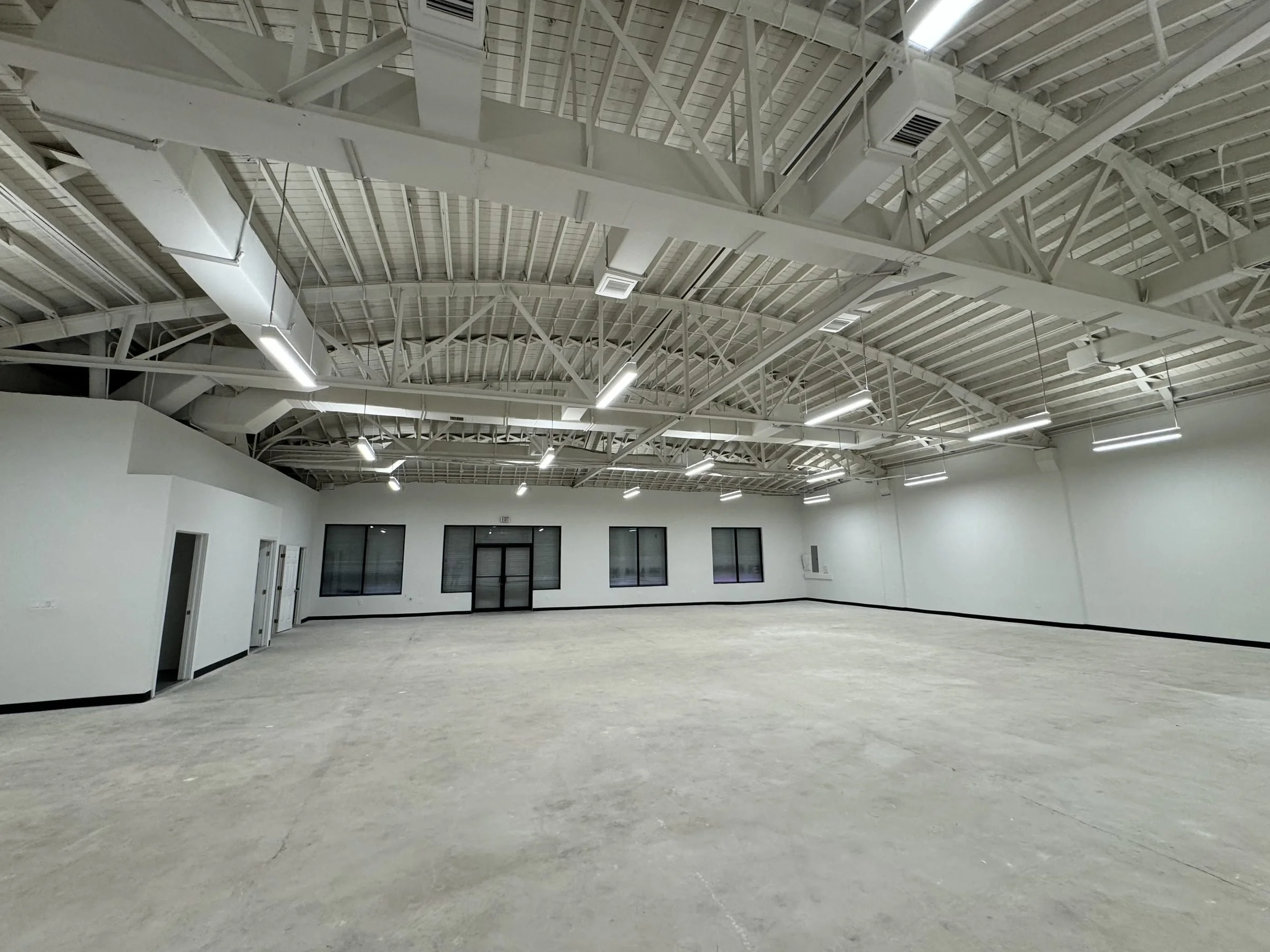 07-interior-open-bay-storefront-glass.jpg