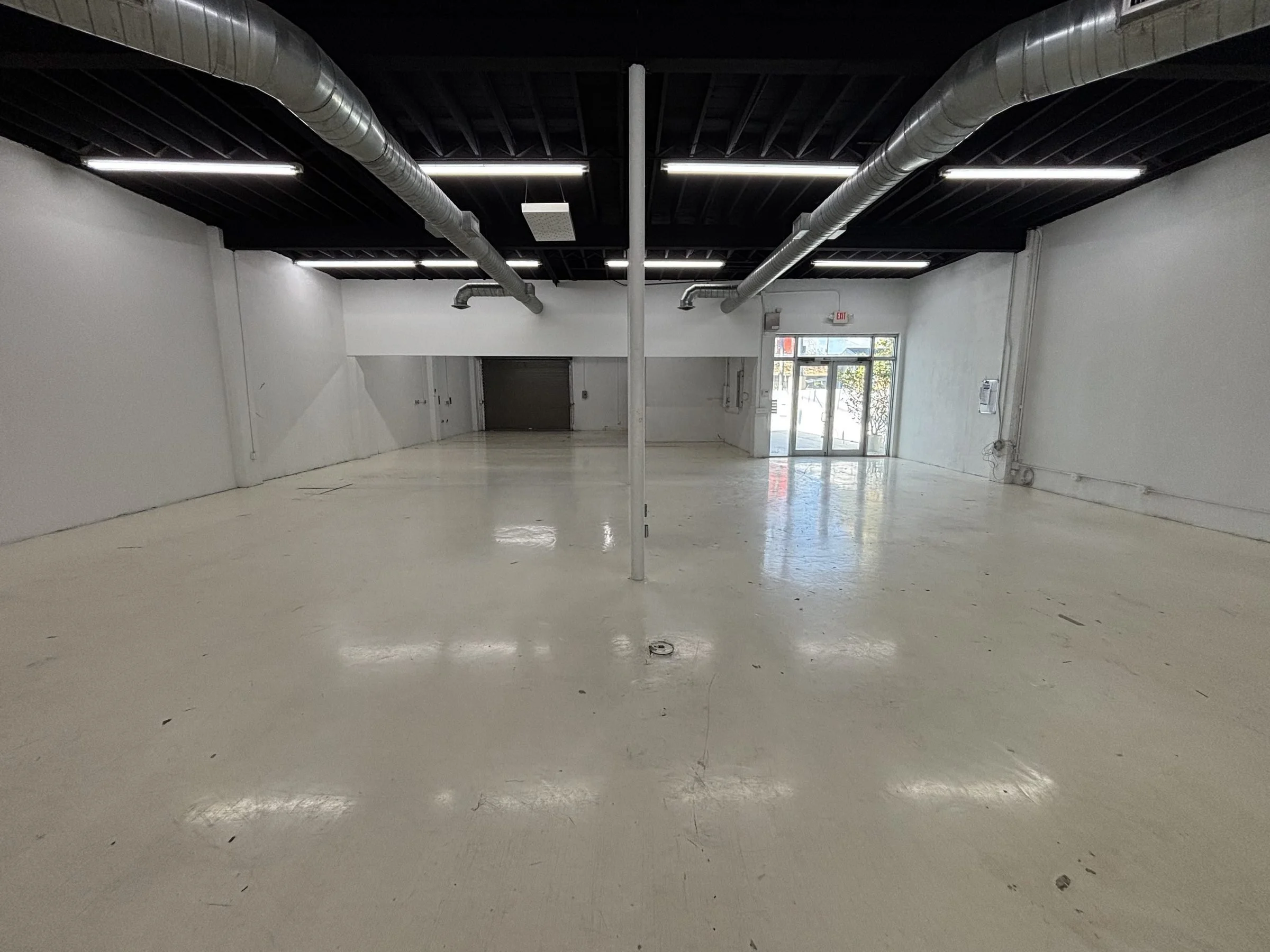 05-interior-wide.jpg
