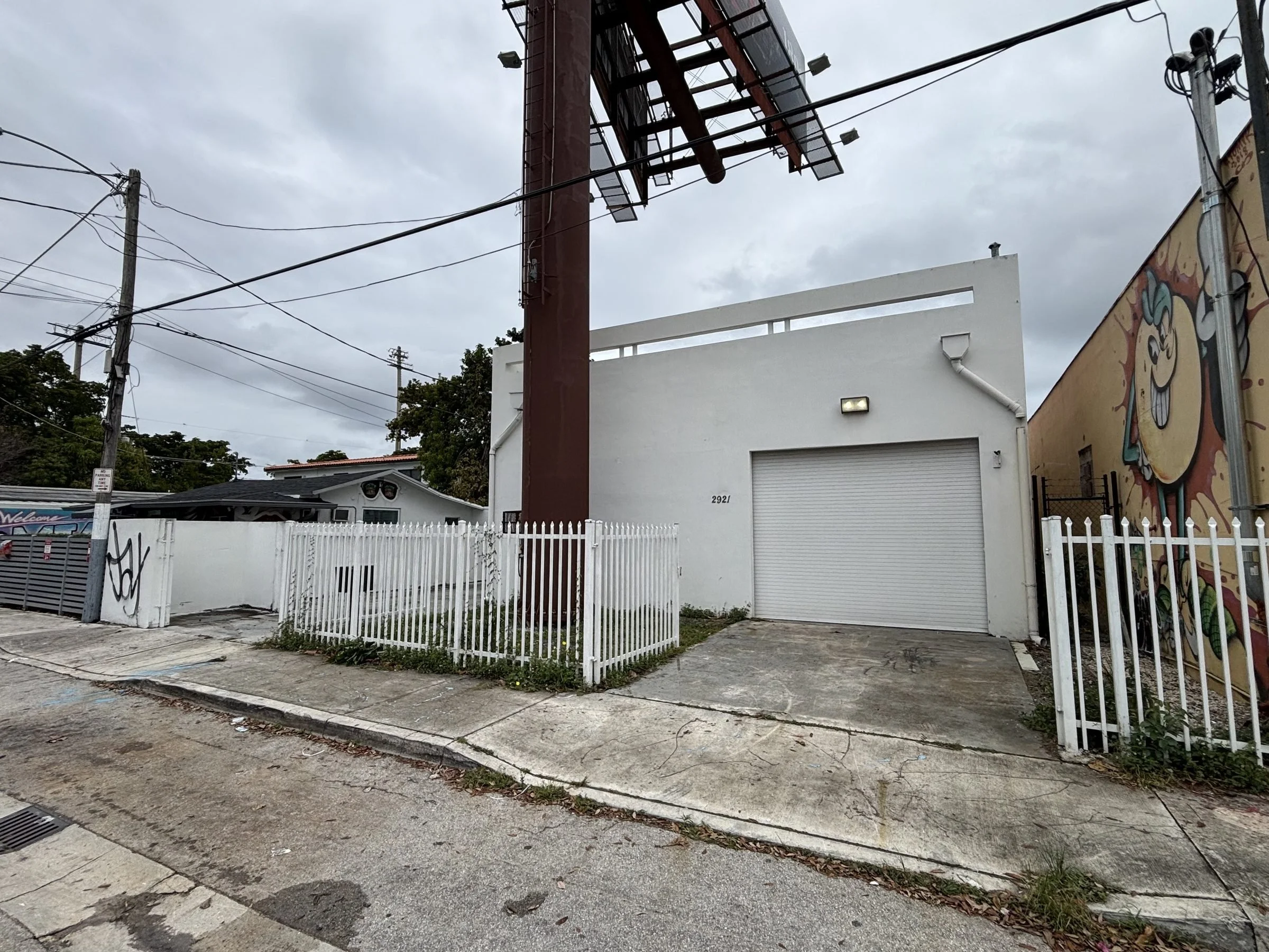 08-exterior-corner-view.jpg