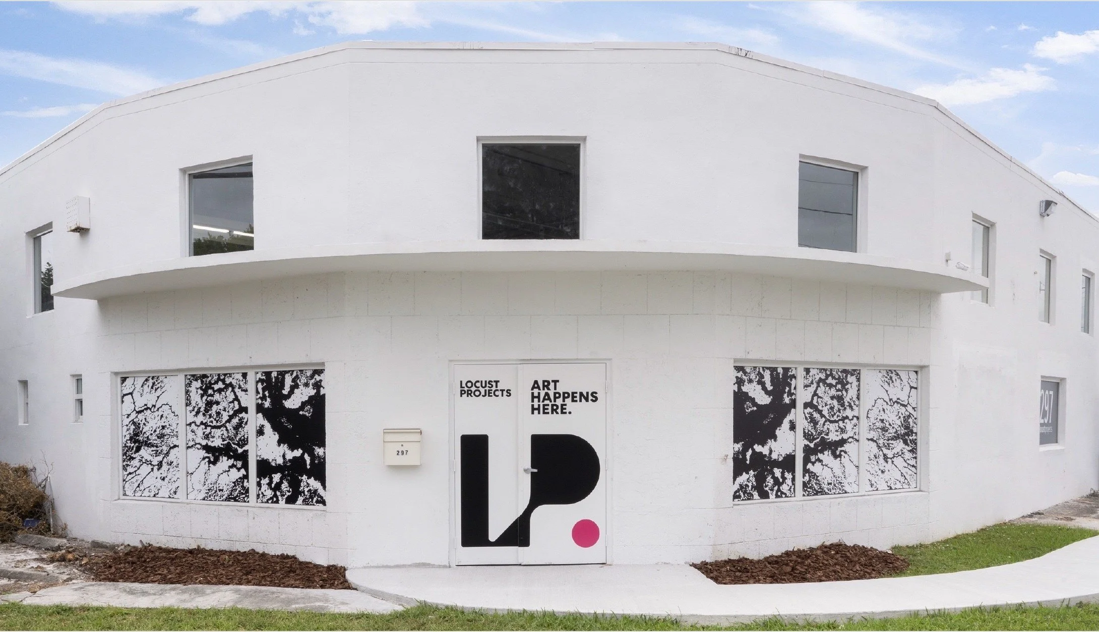 02-front-facade-art-panels.jpg