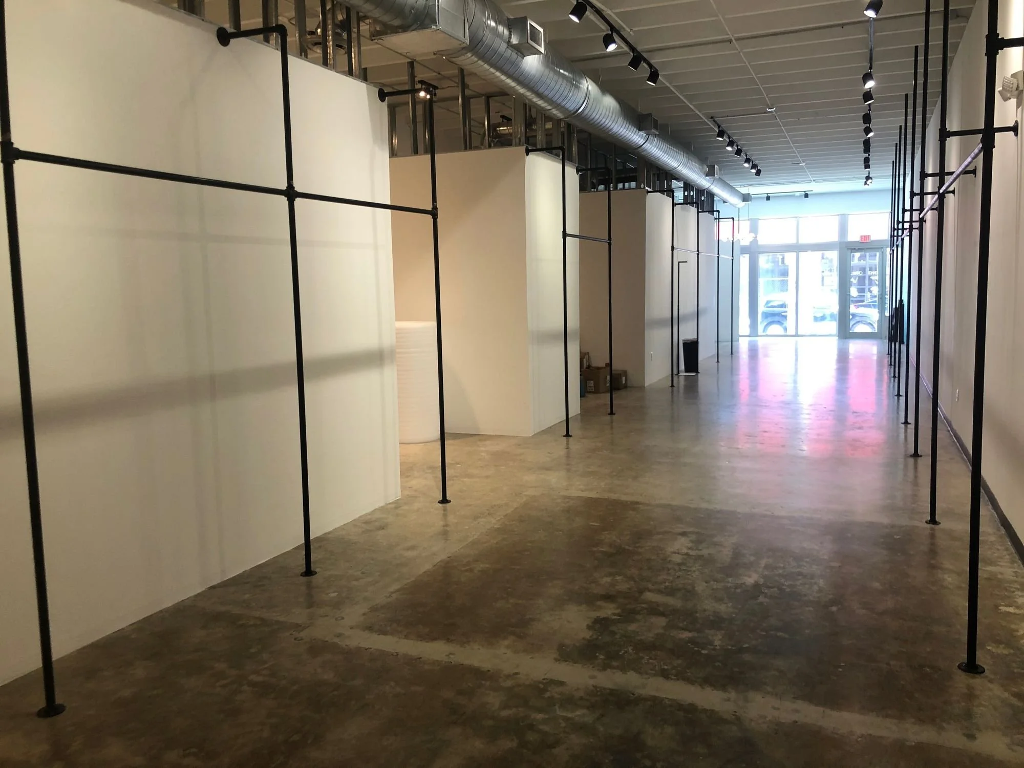05-interior-open-retail-floor.jpg