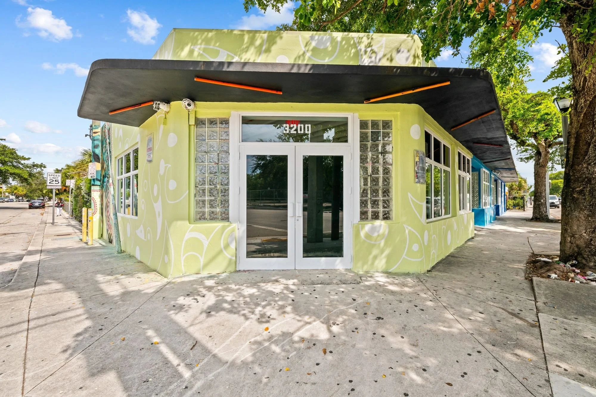 02-storefront-entry-3200-nw-2nd-ave.jpg